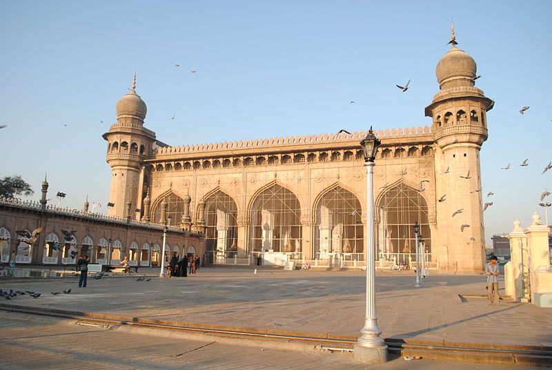 India: 10 members of extreme Hindu group acquitted in 2007 Mecca Masjid bombing