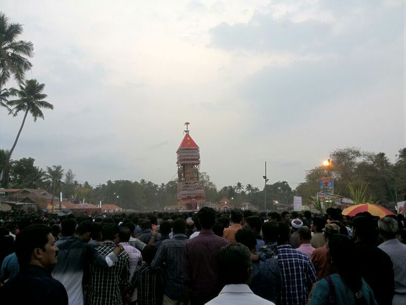 India: Temple fire kills more than 100 in Kerala State