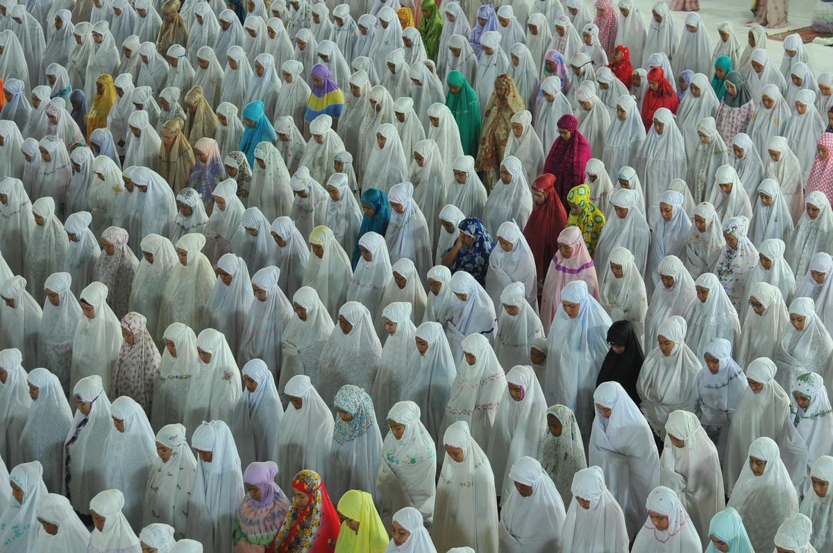 Indonesia to tackle touchy subject of quieter mosques