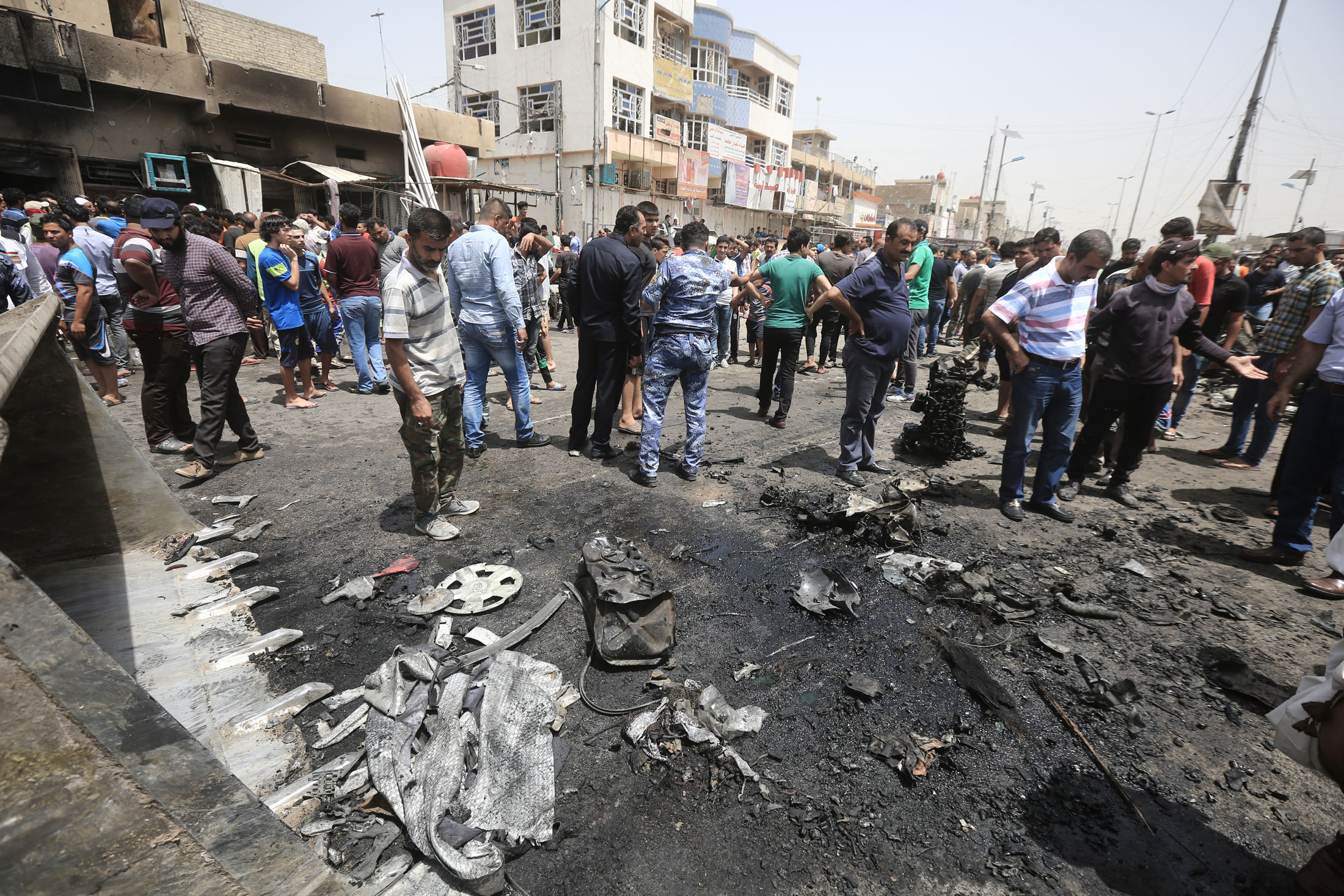 Iraq: Daesh car-bombs kill 90 across Baghdad