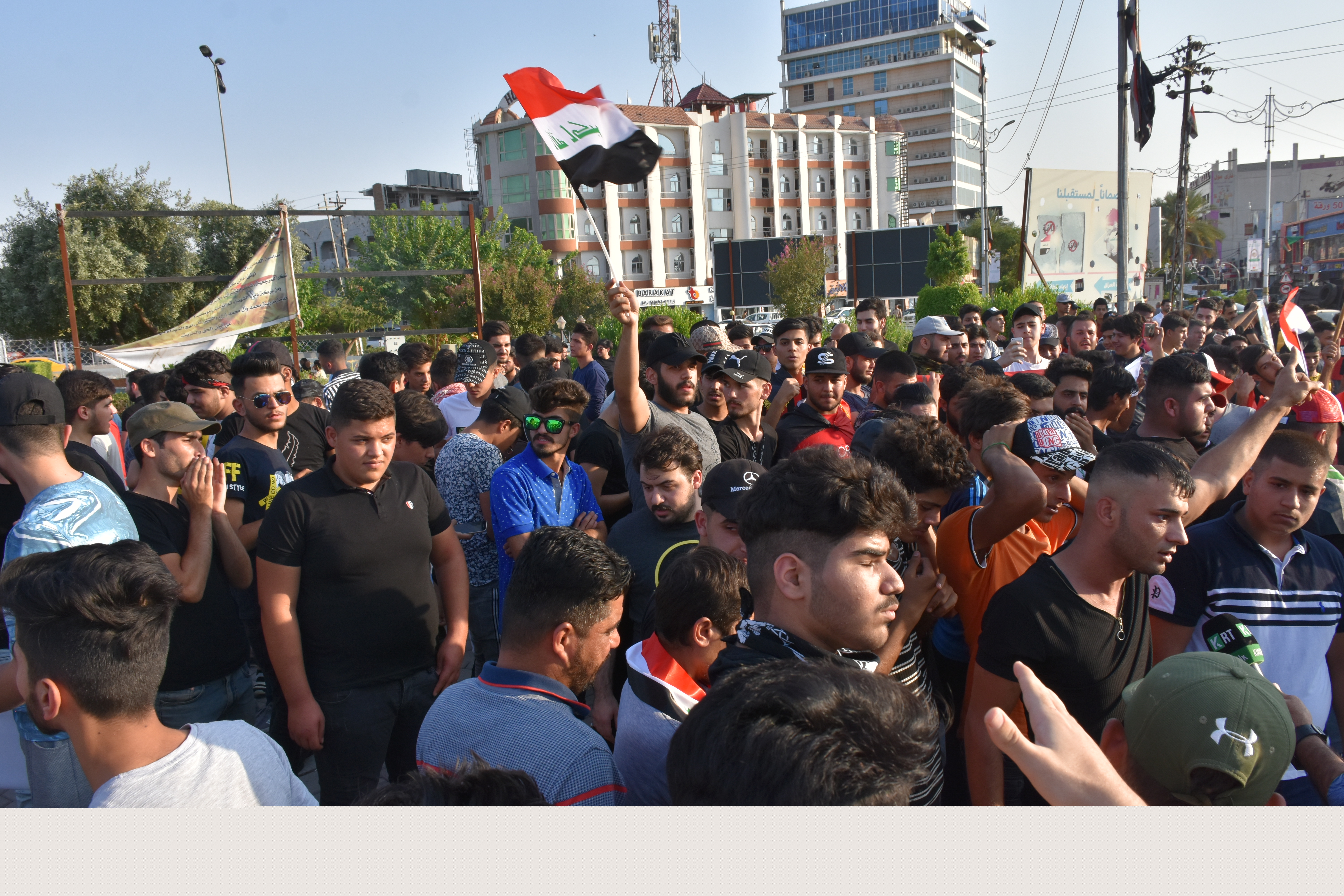 Iraq: Death toll climbs to 100 as protests spread