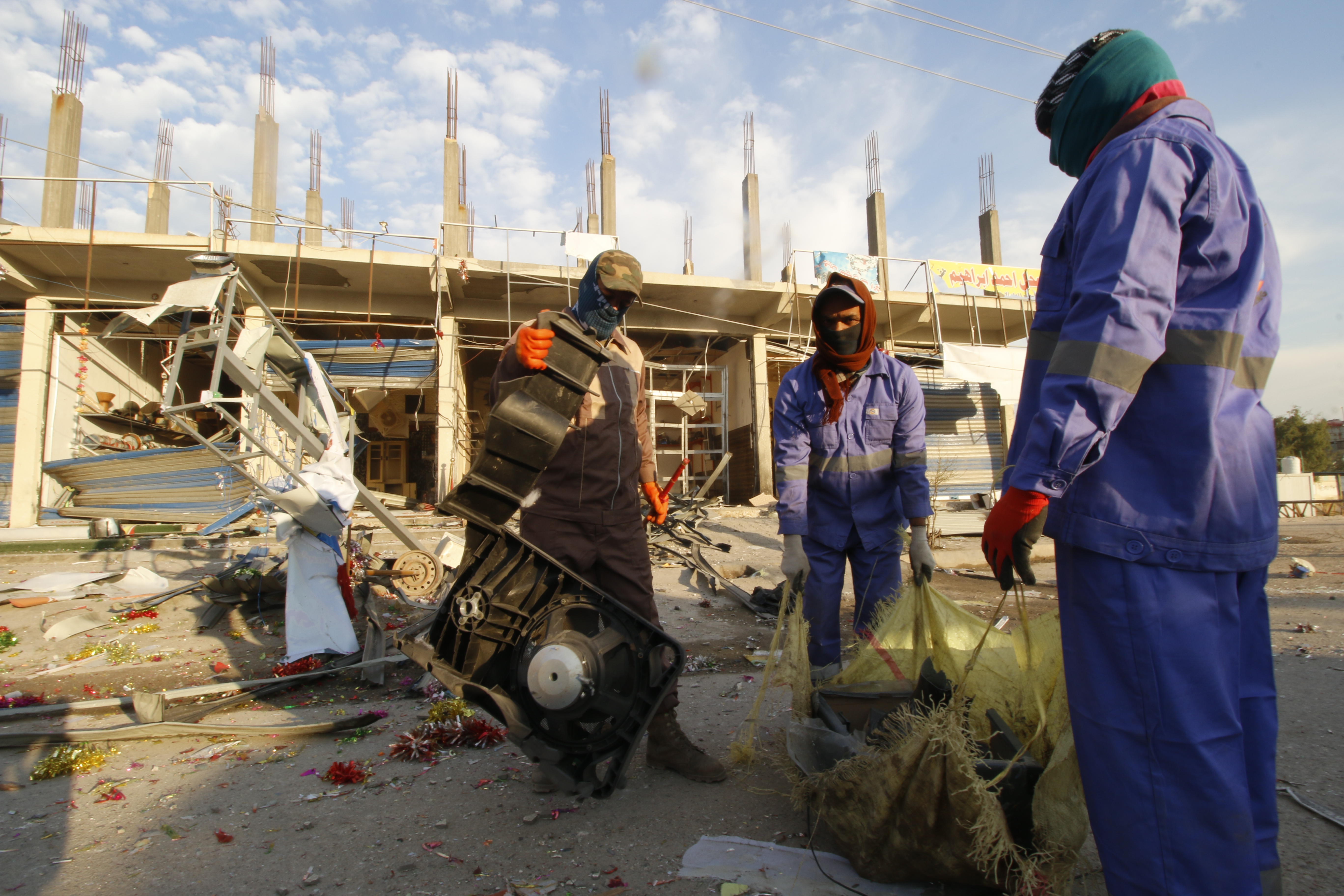 Iraq: 3 killed, 8 injured in Baghdad car-bombing