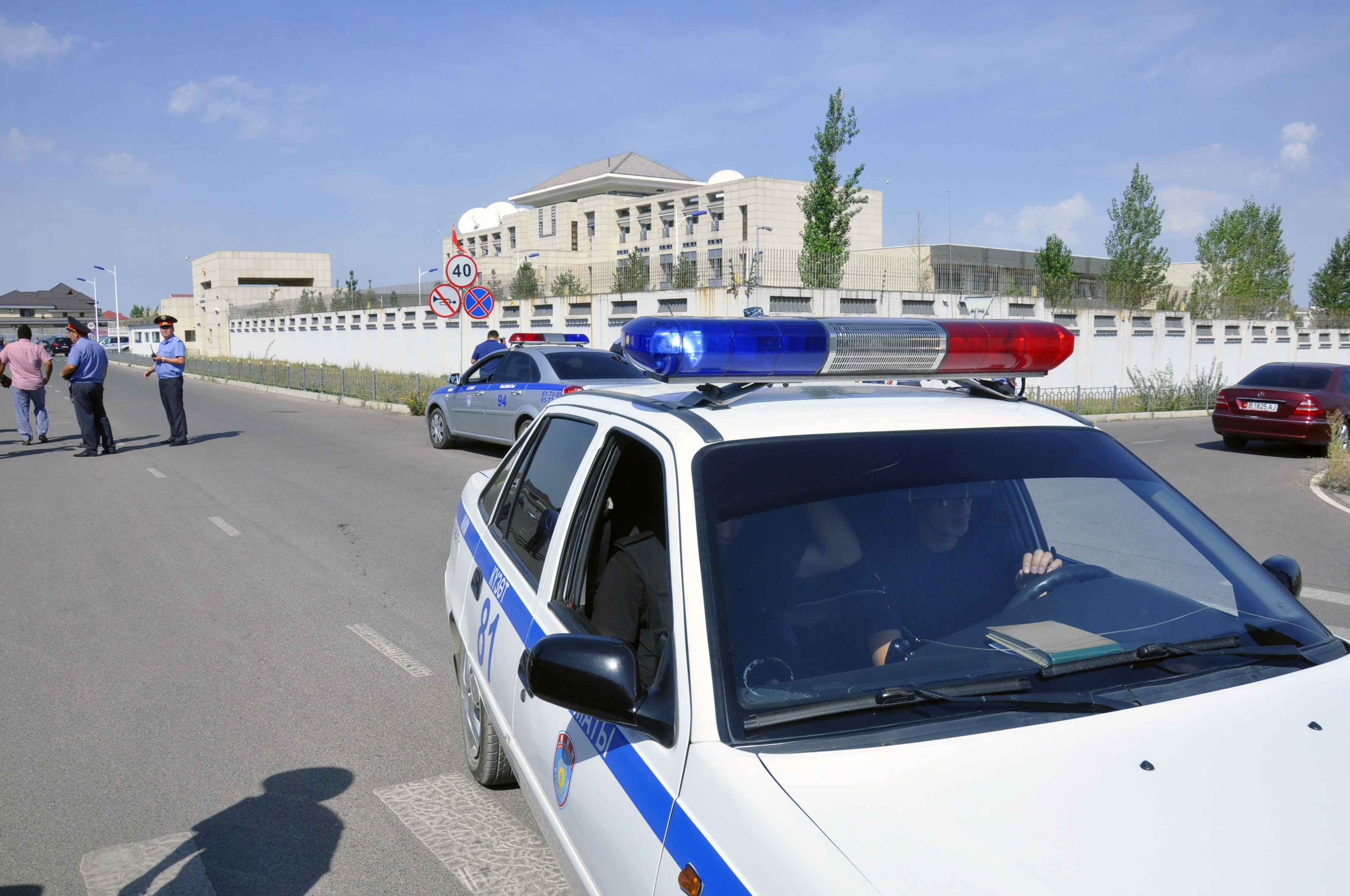 Kyrgyzstan: Chinese embassy in Kyrgyzstan attacked with car bomb