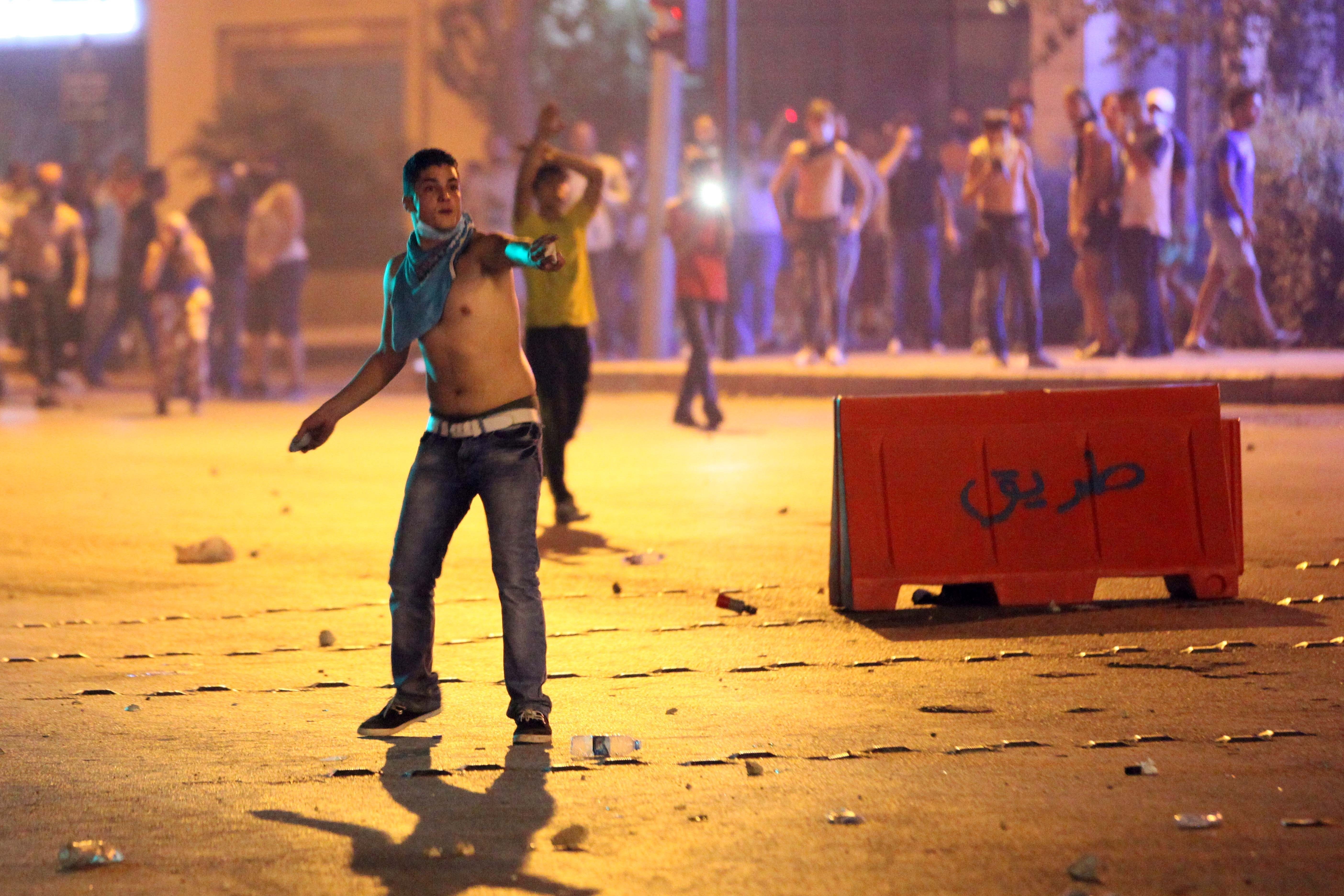 Lebanon: Beirut sanitation crisis triggers protests, clashes