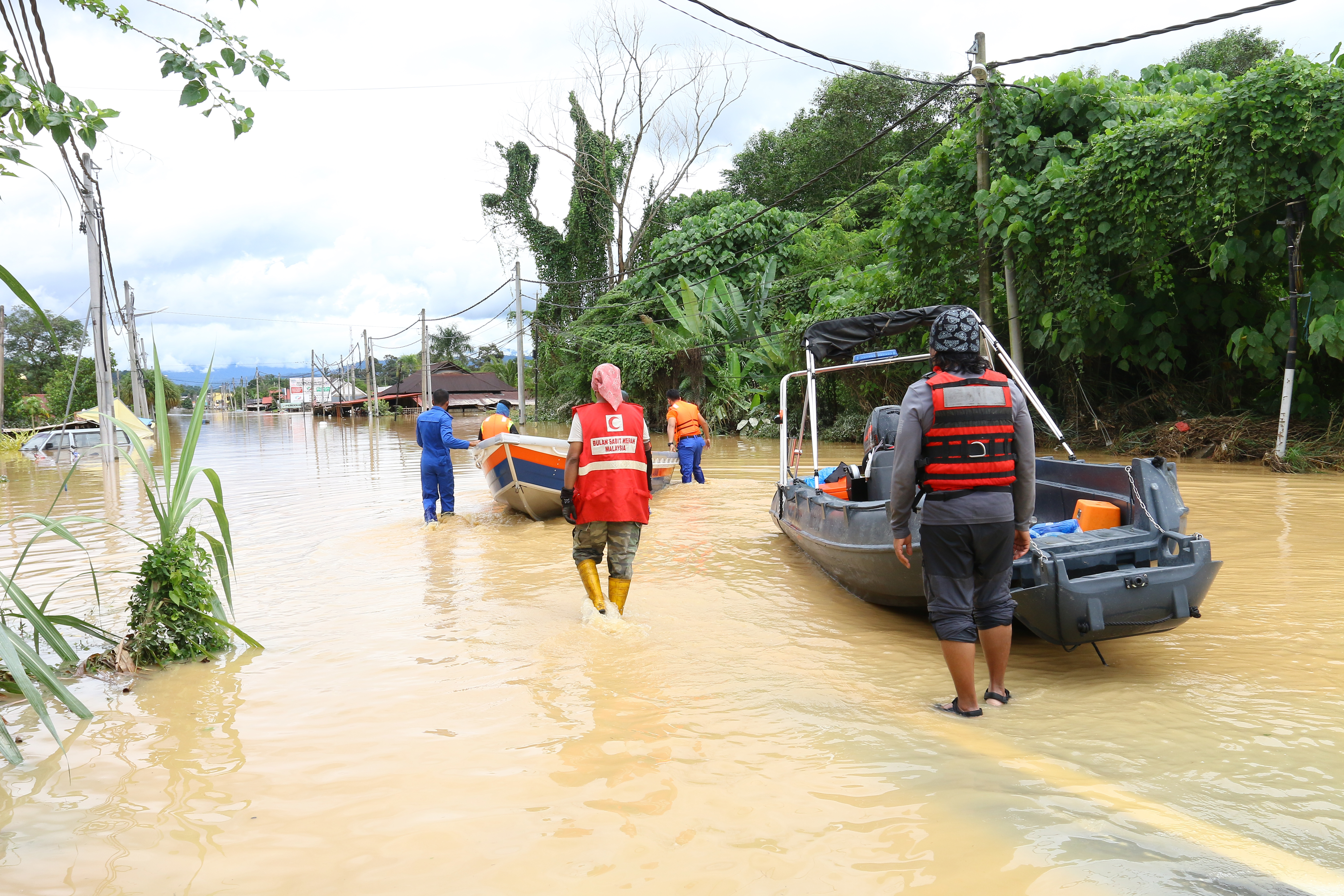 Malaysia: 14 dead in ongoing floods