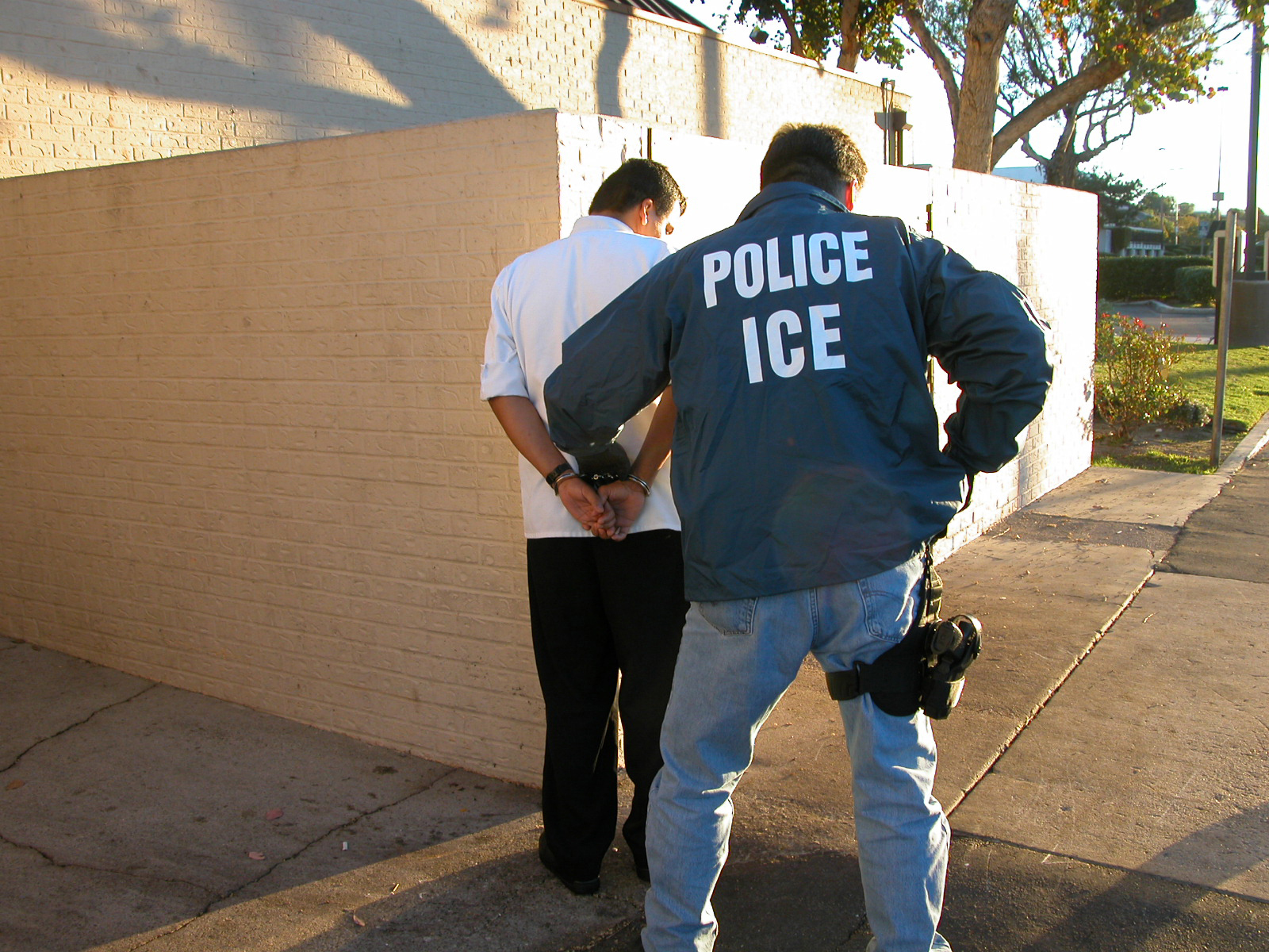 Muslims raise $86k to release detained Hispanic immigrants