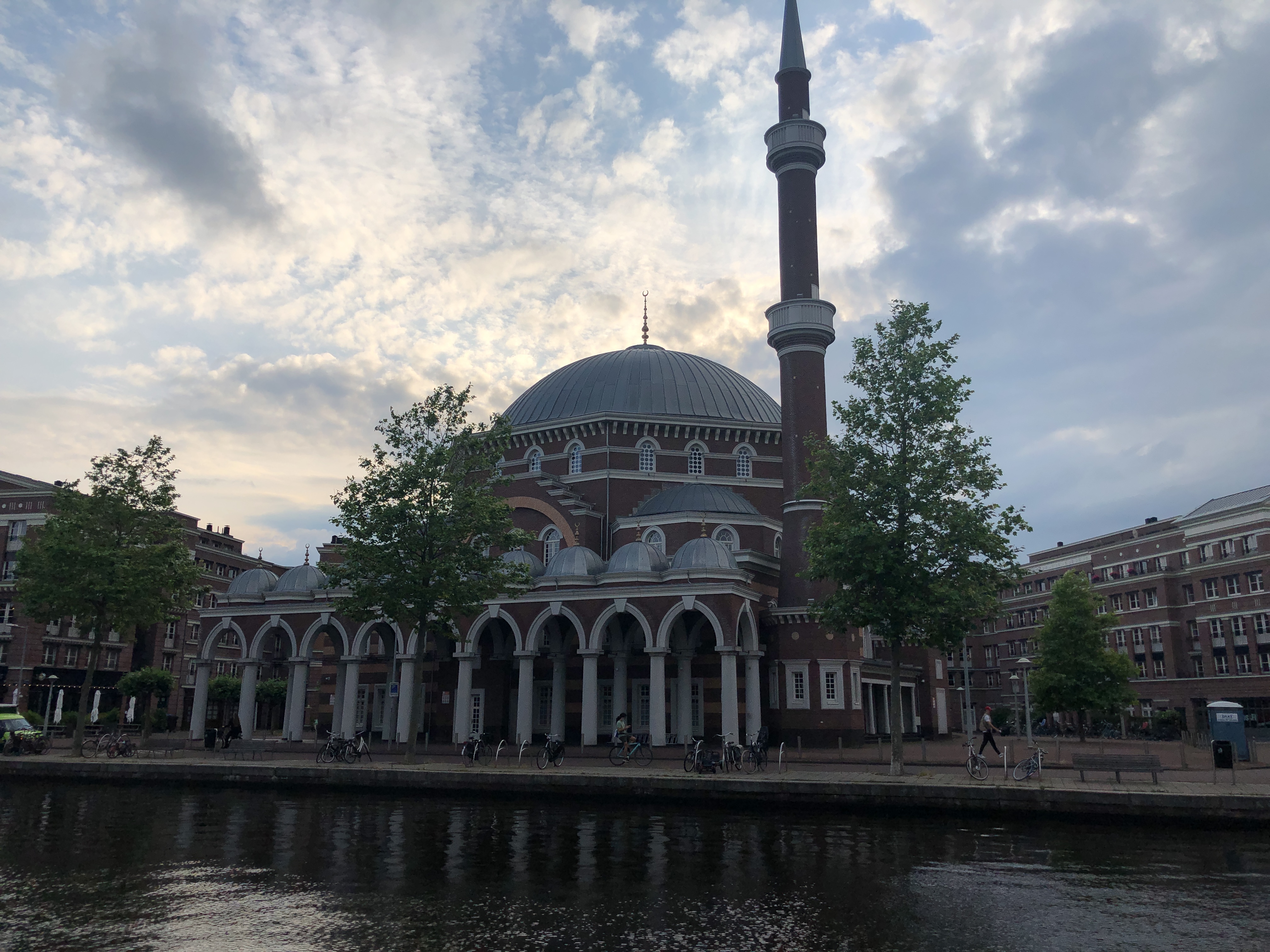 Mosque in Amsterdam attacked for second time since late last year