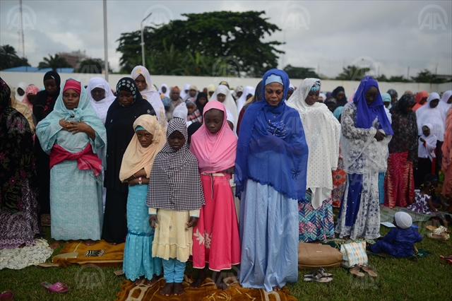 Nigeria: Muslims hit out amid national-service hijab row