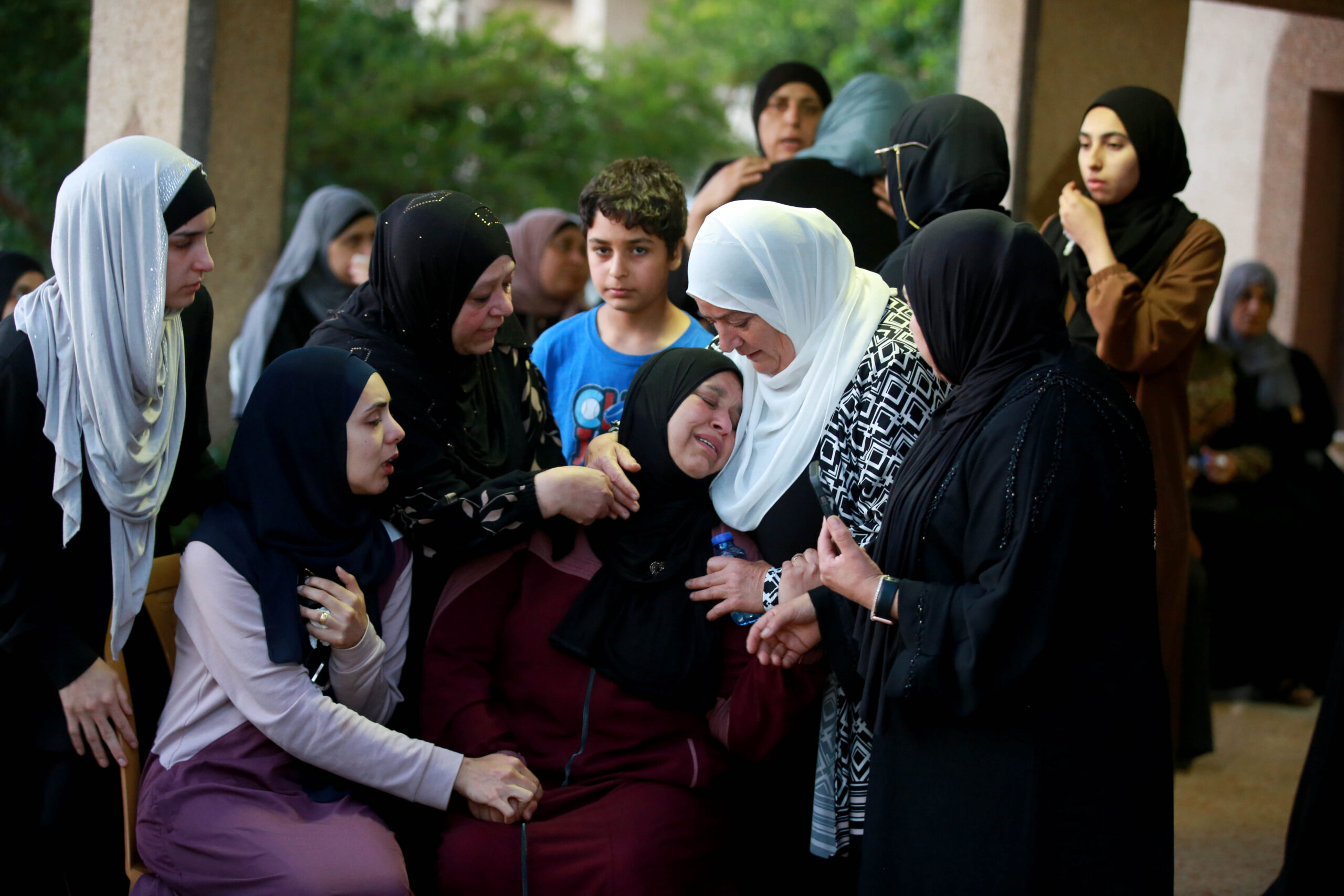 Palestine: 5 Palestinians injured in Jewish settlers attacks in West Bank