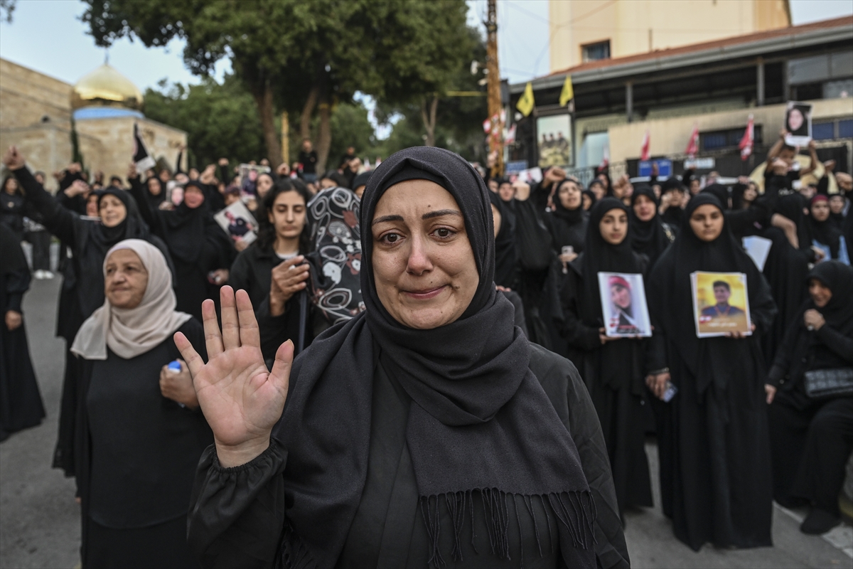 Israeli forces killed 21, injured 92 people in Lebanon & killed 62, injured 220 Palestinians in Gaza