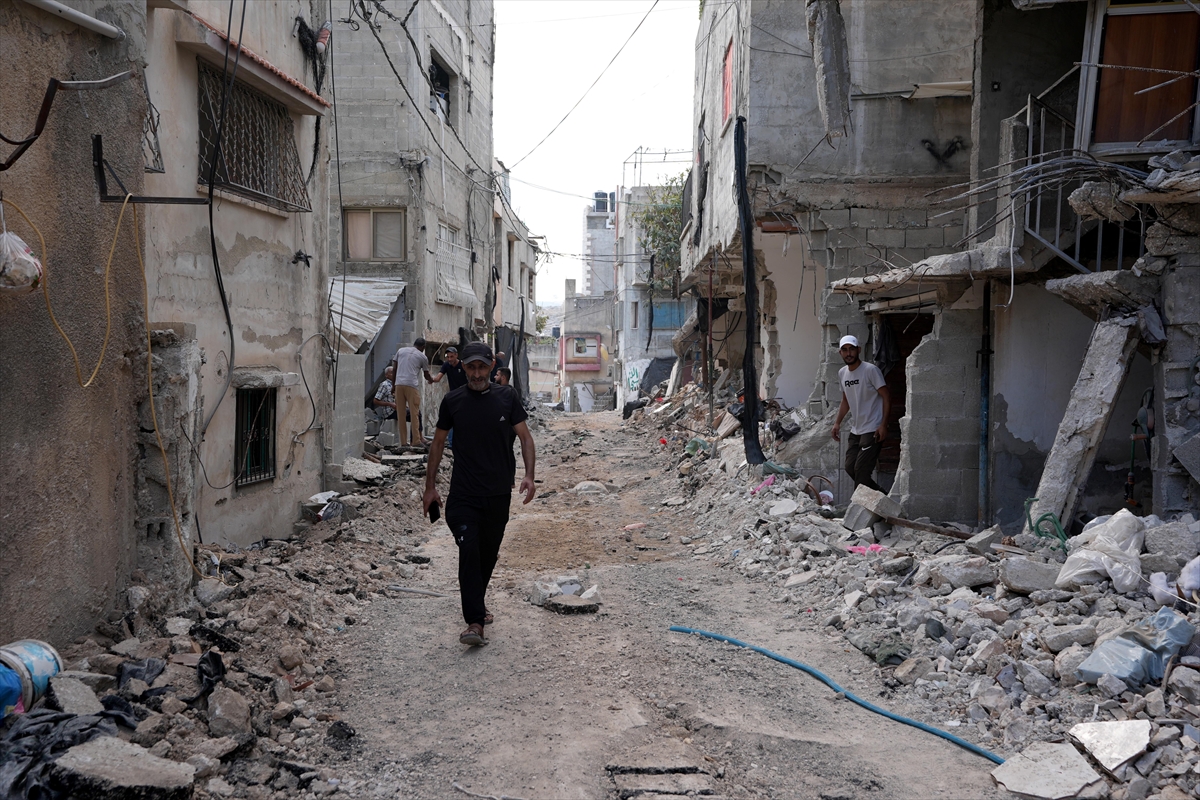 Gaza: Israeli airstrike kills 4 in US aid convoy as Khan Younis left in ruins after 22-day offensive