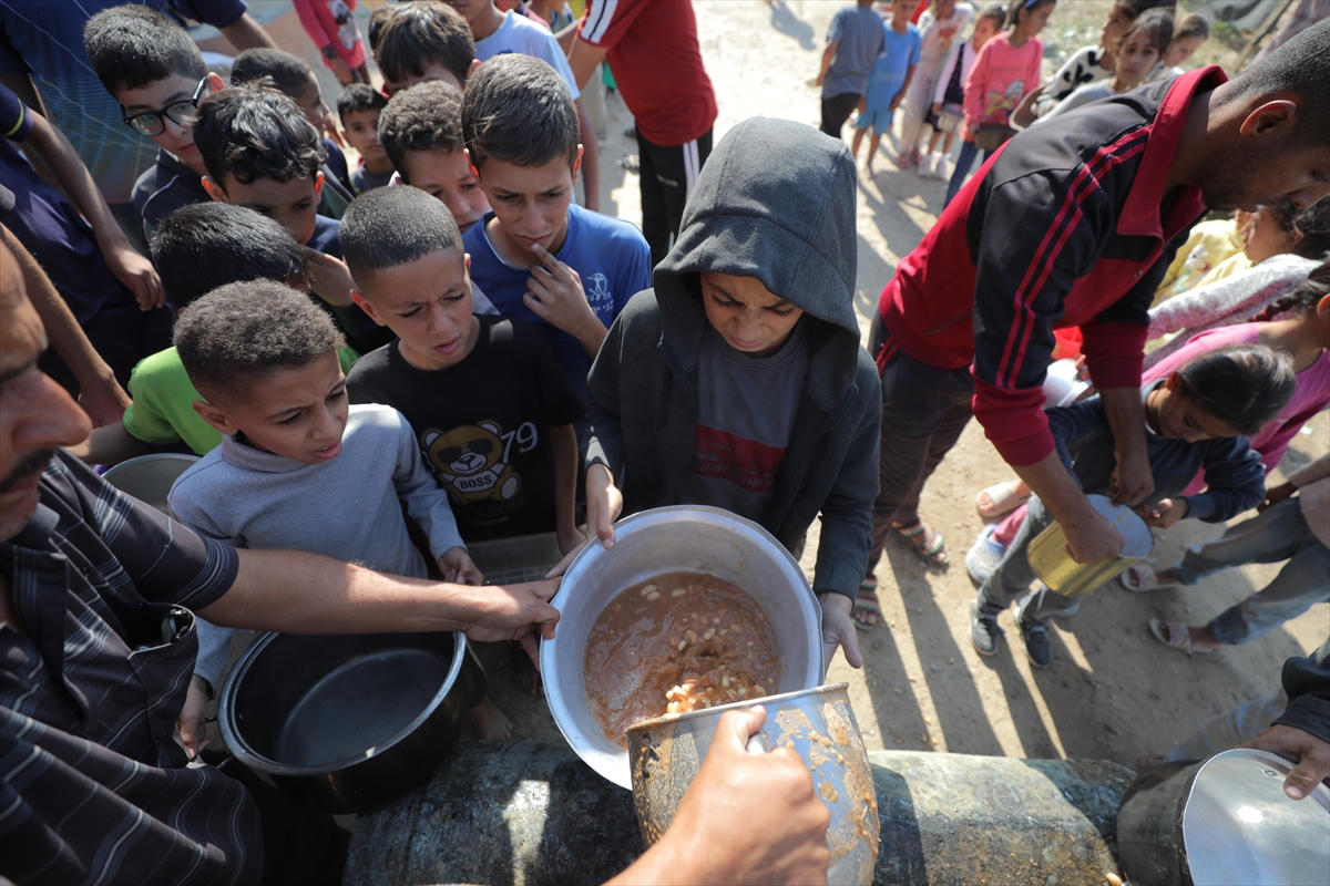 Israeli forces indiscriminately killed 37 Palestinians in Gaza & killed 16 people in Lebanon