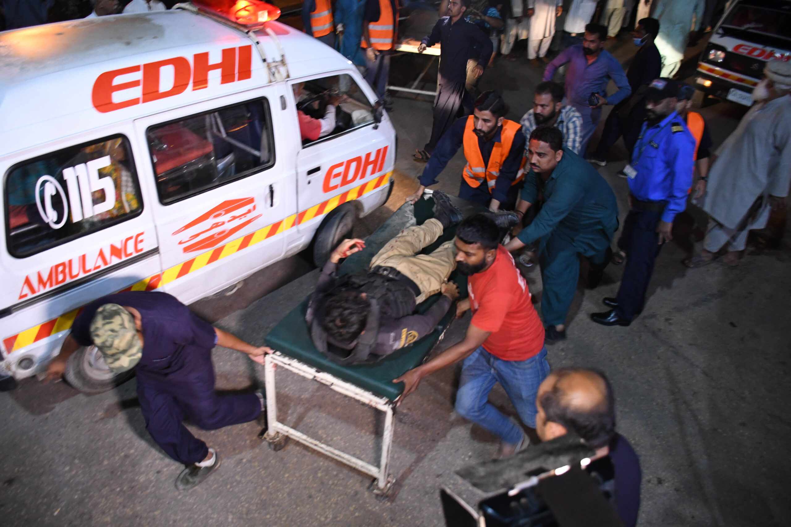 Pakistan: 7 dead as terrorists storm police HQ in Karachi