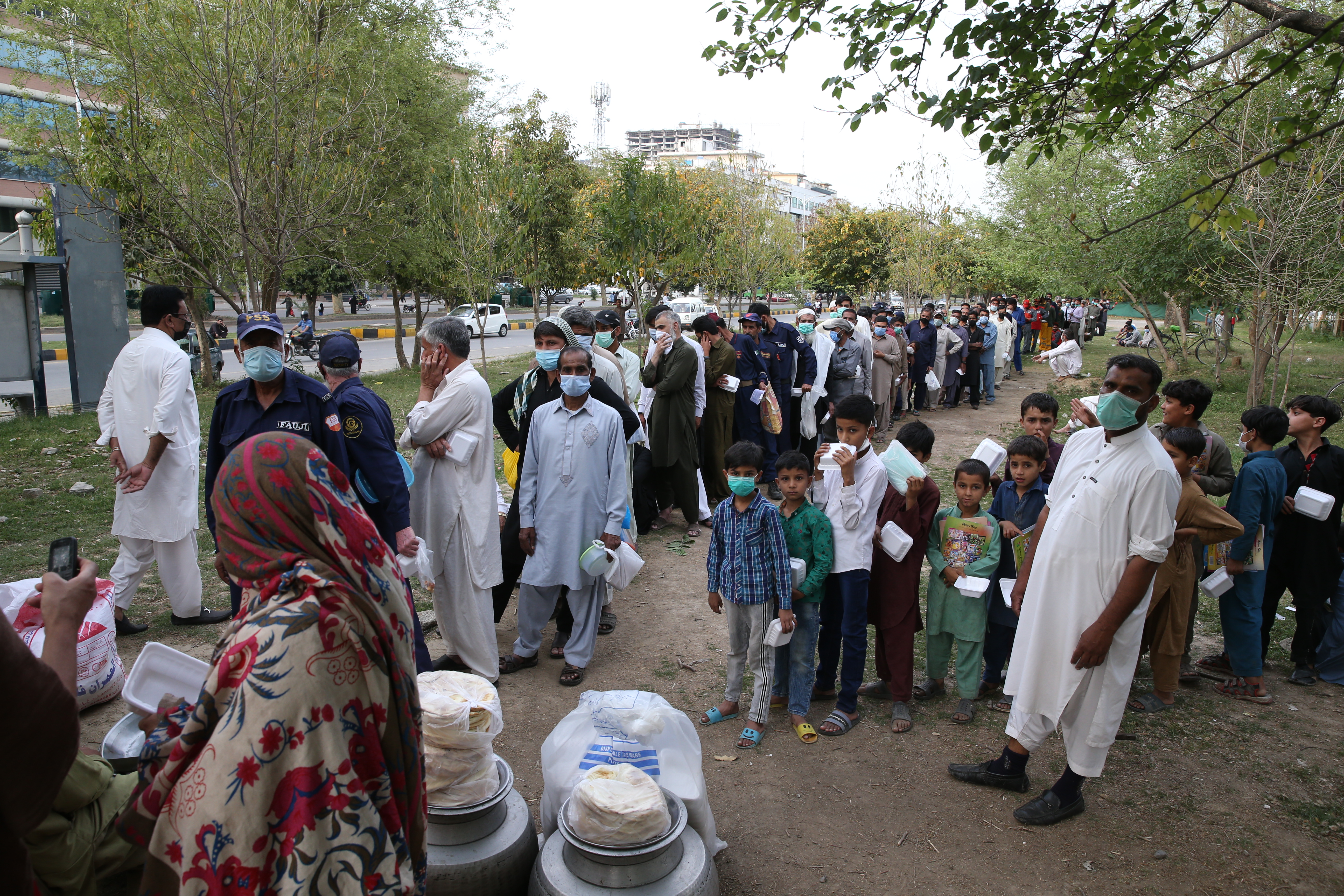 Pakistan records highest daily COVID-19 deaths