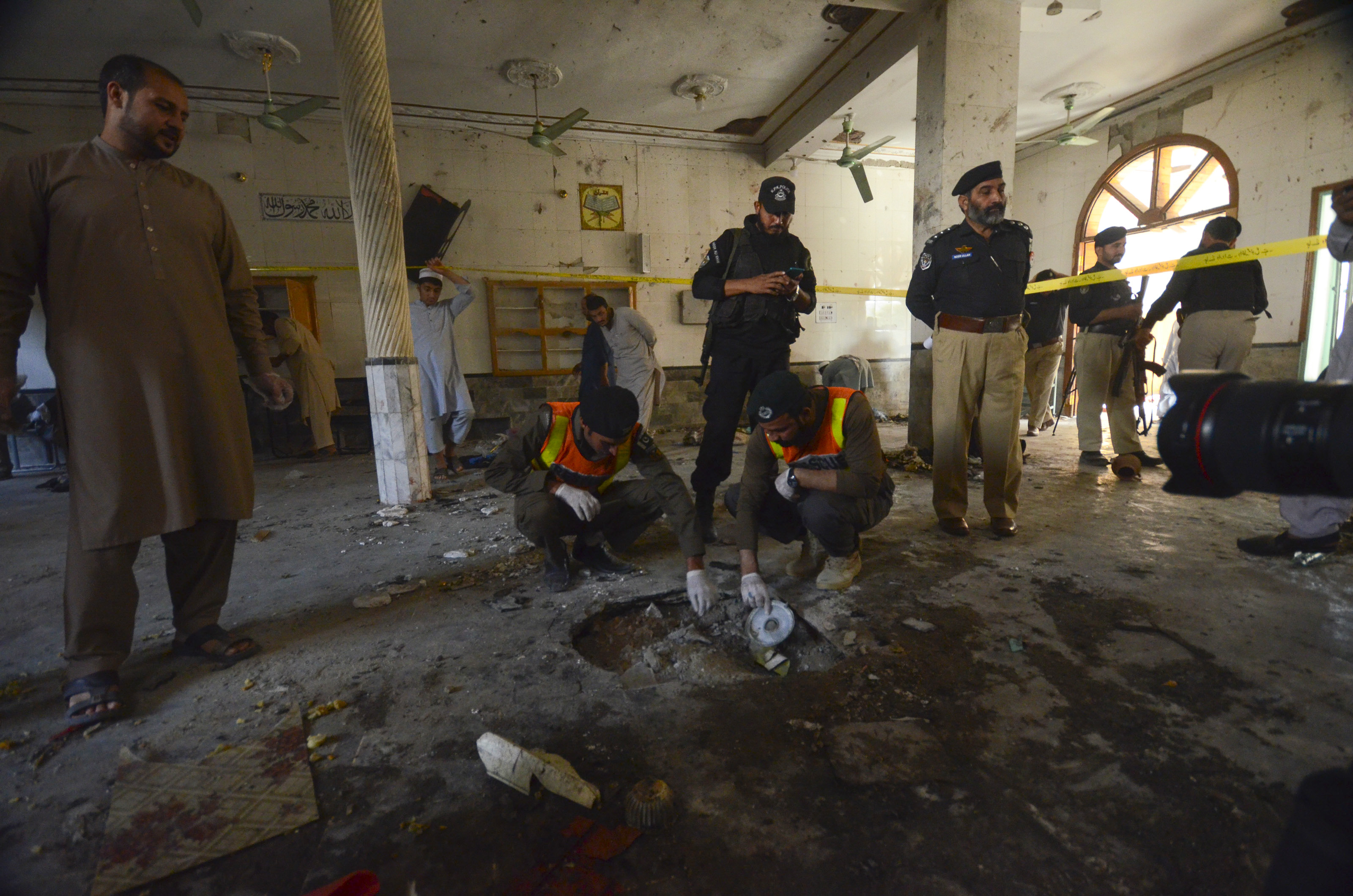 Pakistan: Explosion at Islamic Seminary kills 7 children, wounds123 in Peshawar
