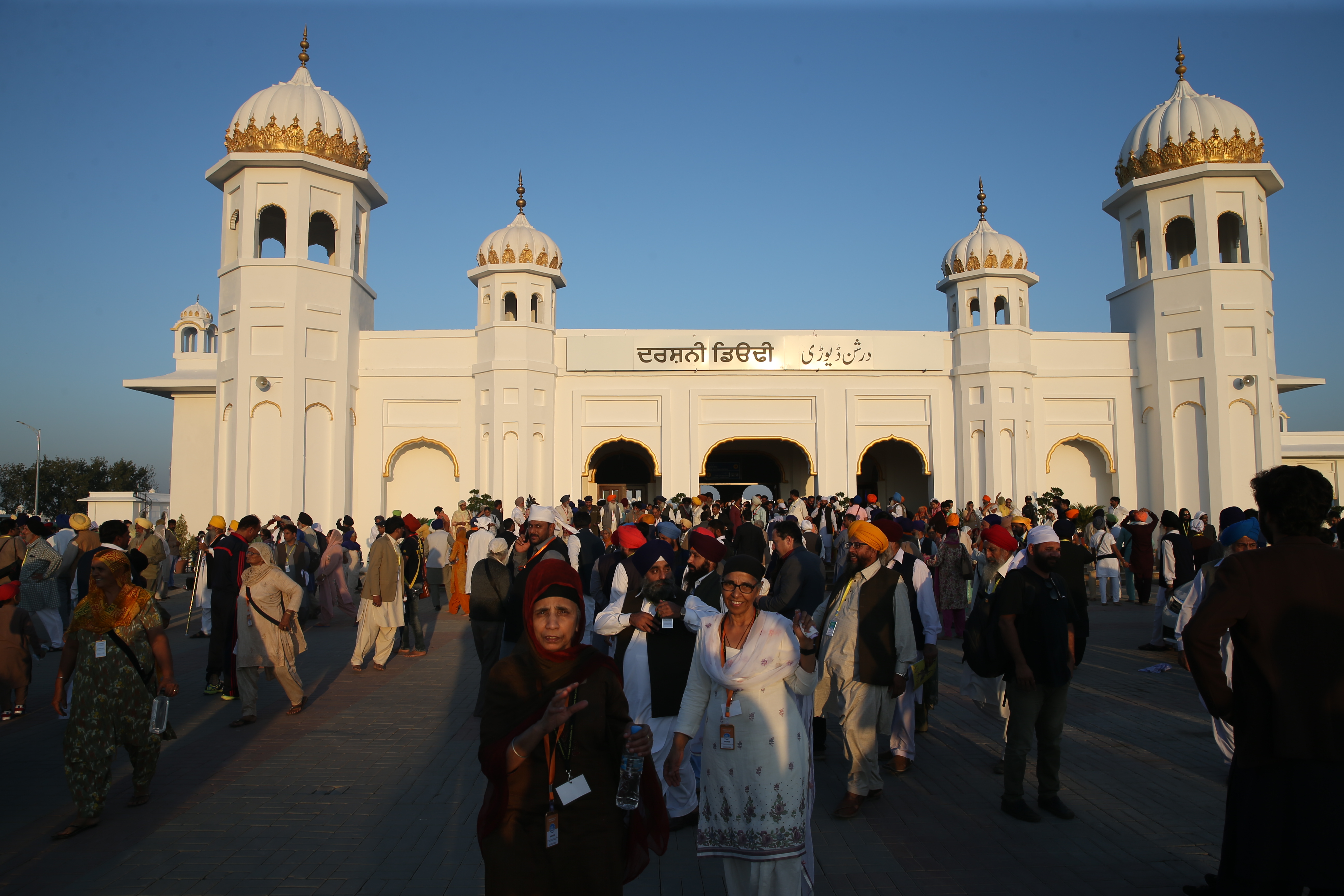 Pakistan: Around 1,000 Indian Sikh pilgrims take part in Baisakhi festival