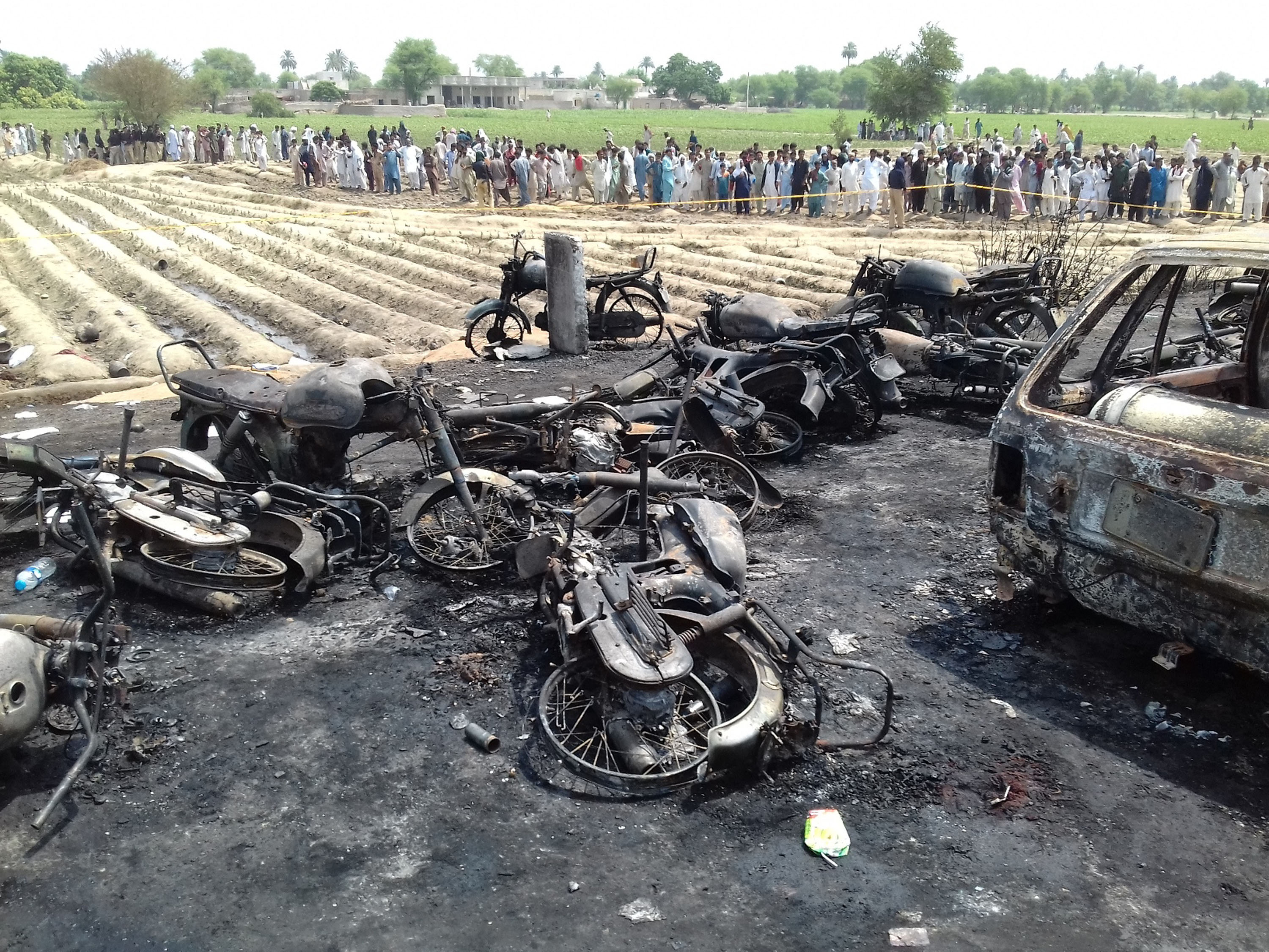 Pakistan: Death toll in oil tanker fire rises to 157