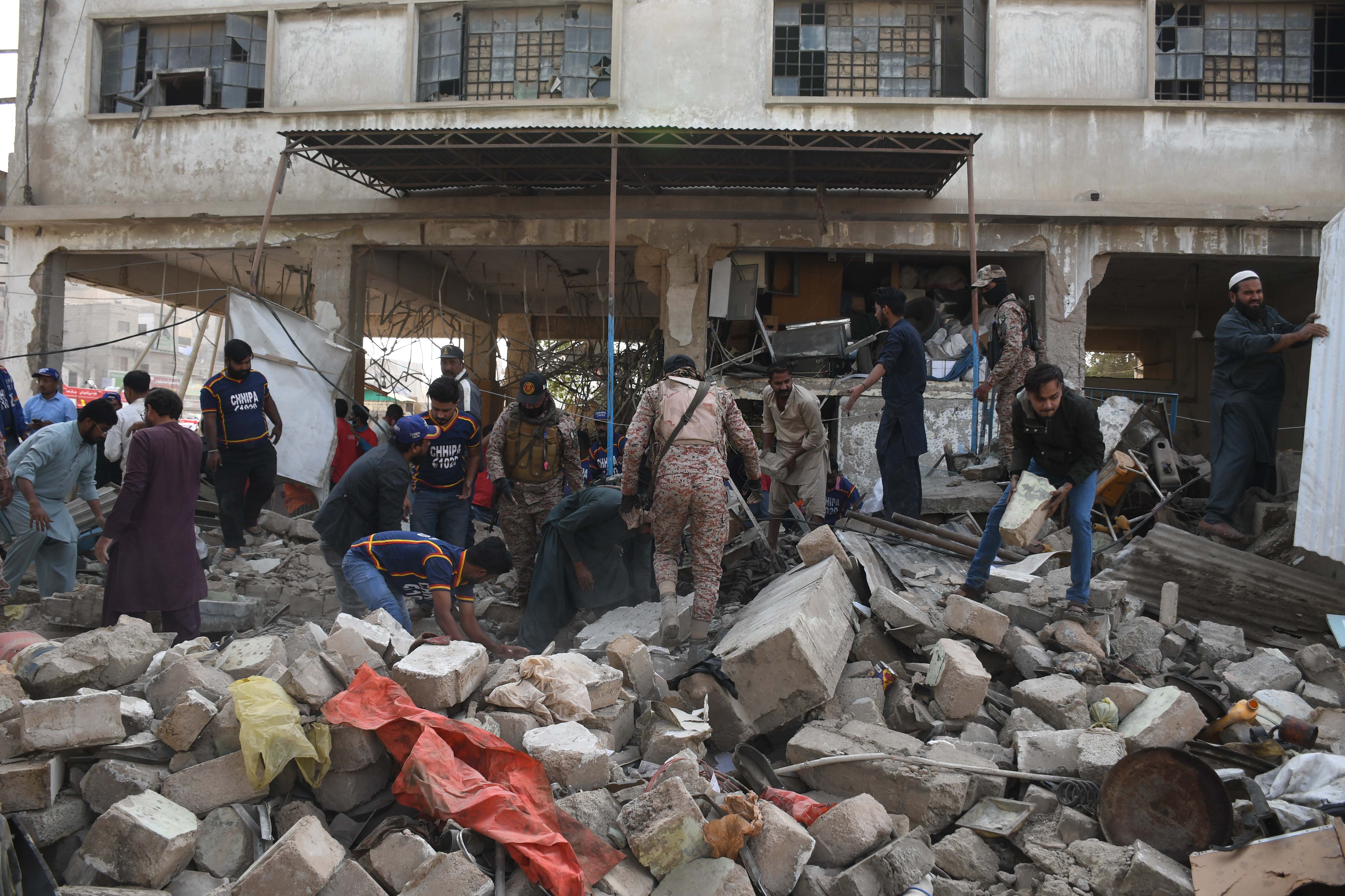Pakistan: Suspected gas explosion kills 16 in Karachi