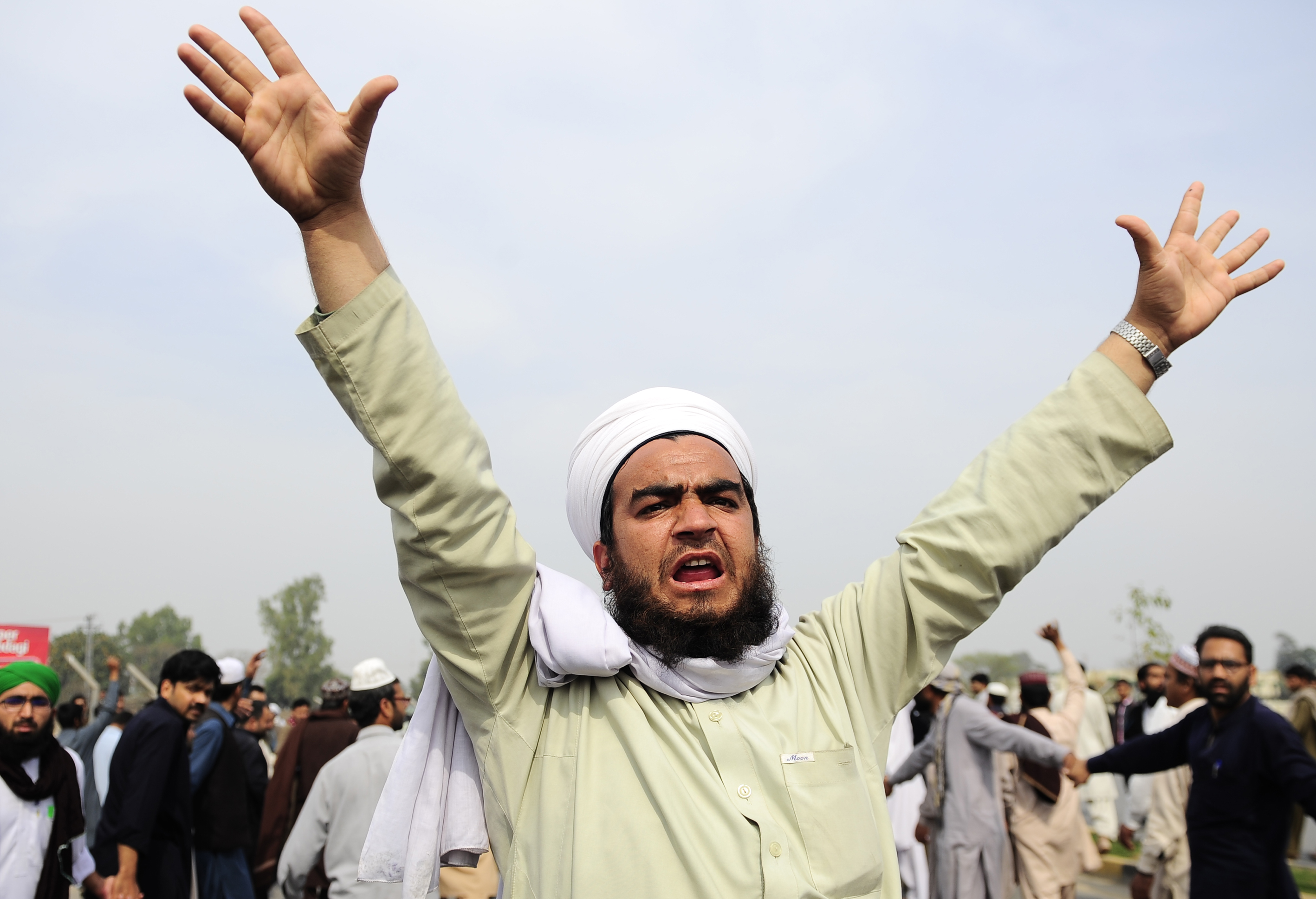 Pakistani media outlets attacked for ignoring execution