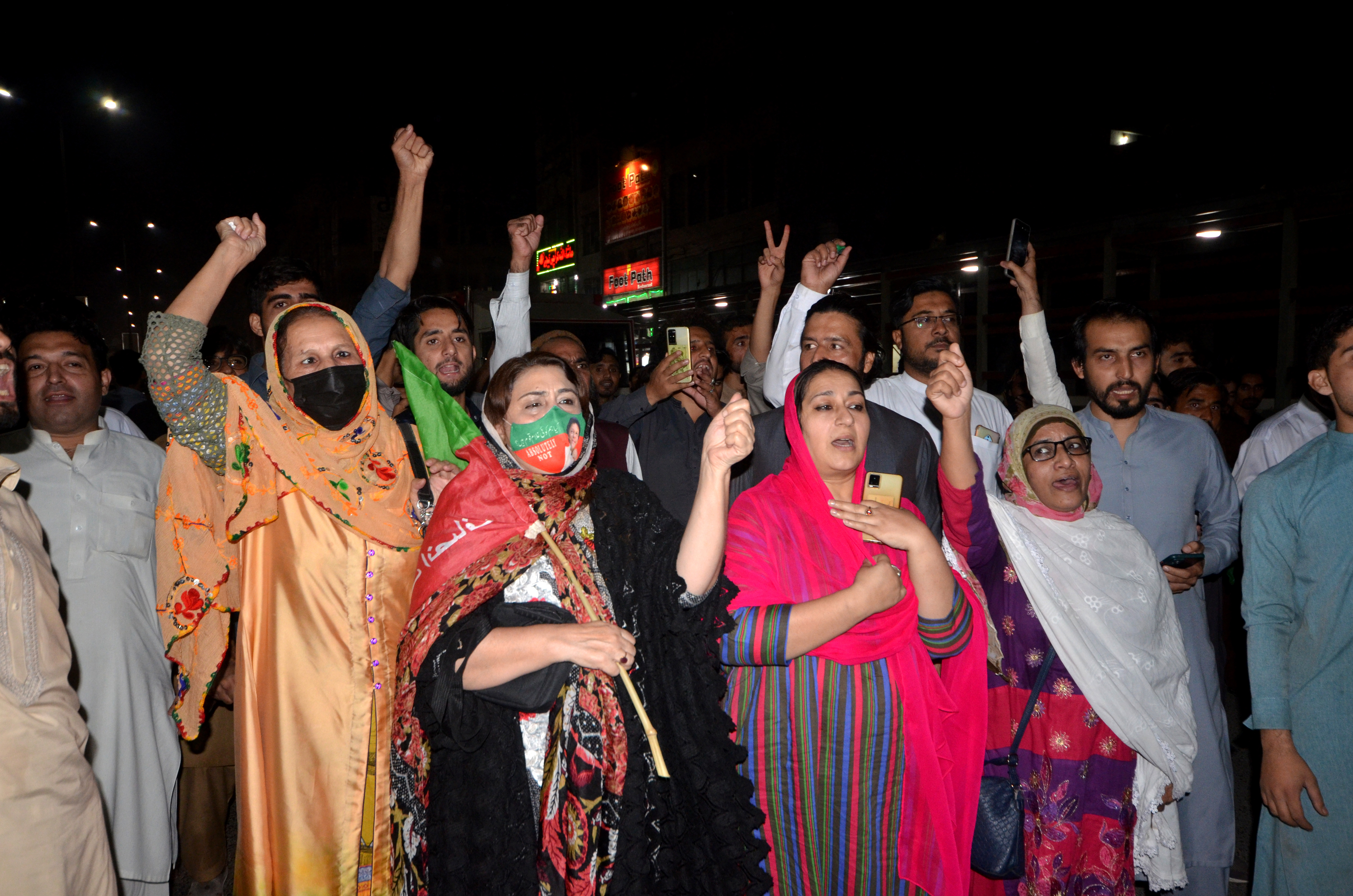 Pakistan:  Ex-Premier Khan injured in firing during ‘long march’