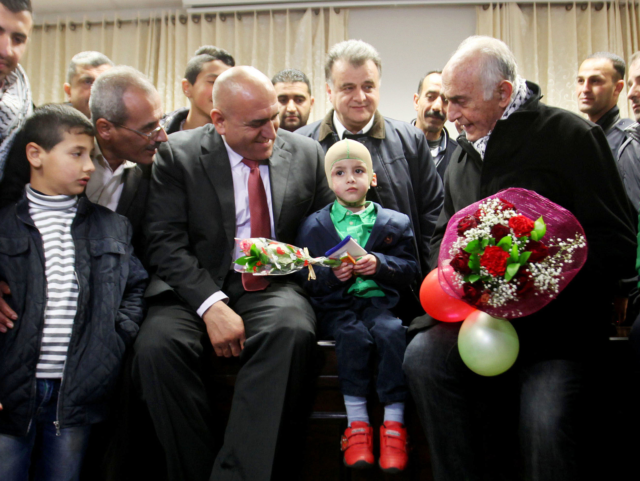 Palestine: Palestinian attack survivor to meet favorite footballer