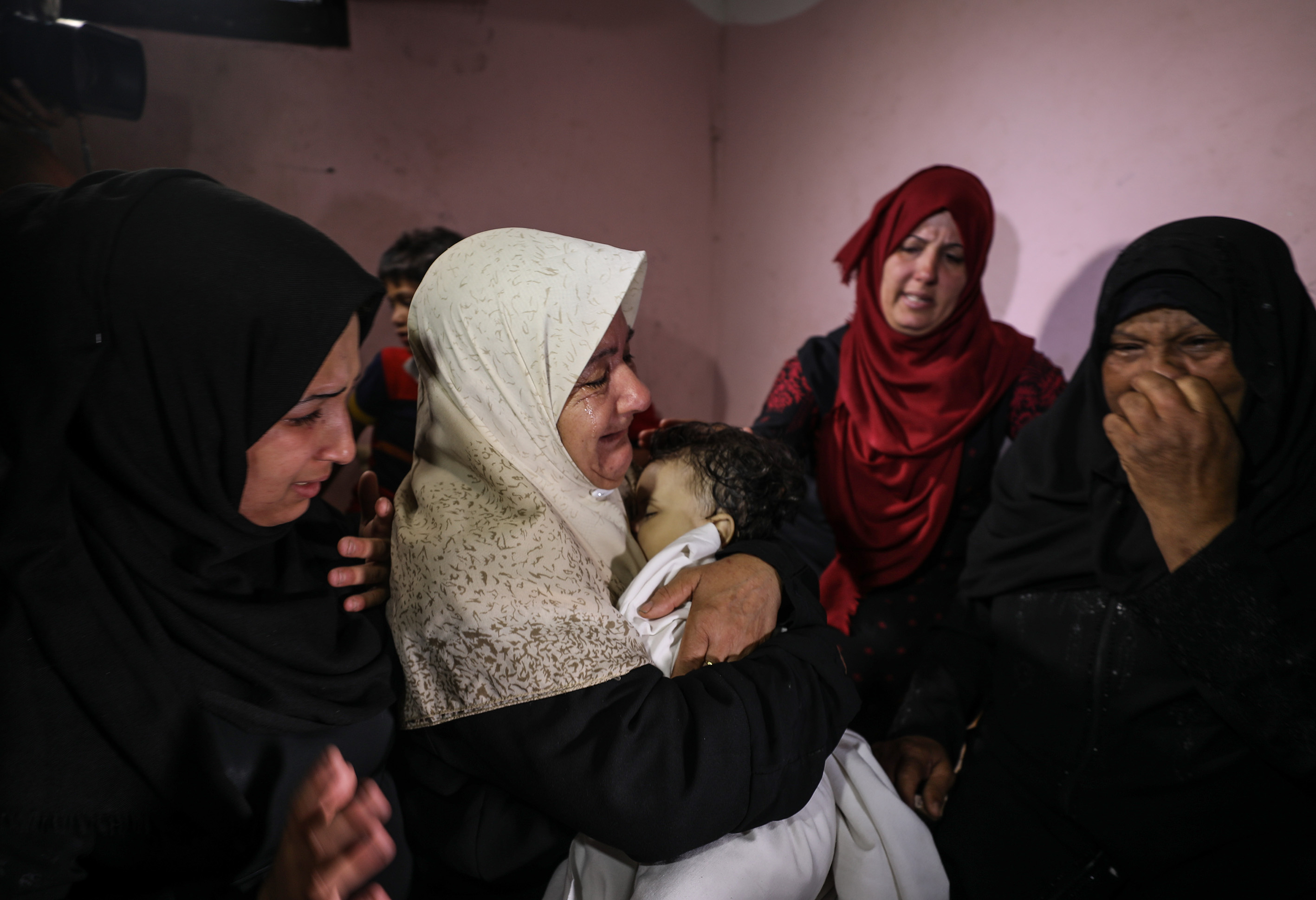 Palestine: Gaza death toll from Israeli fire rises to 62, incl 8 month old baby, over 3100 injured