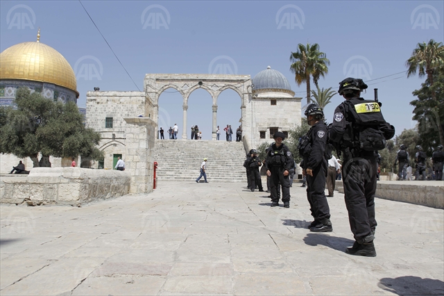 Palestine: Dozens of Jewish settlers storm Al-Aqsa Mosque for Hanukkah