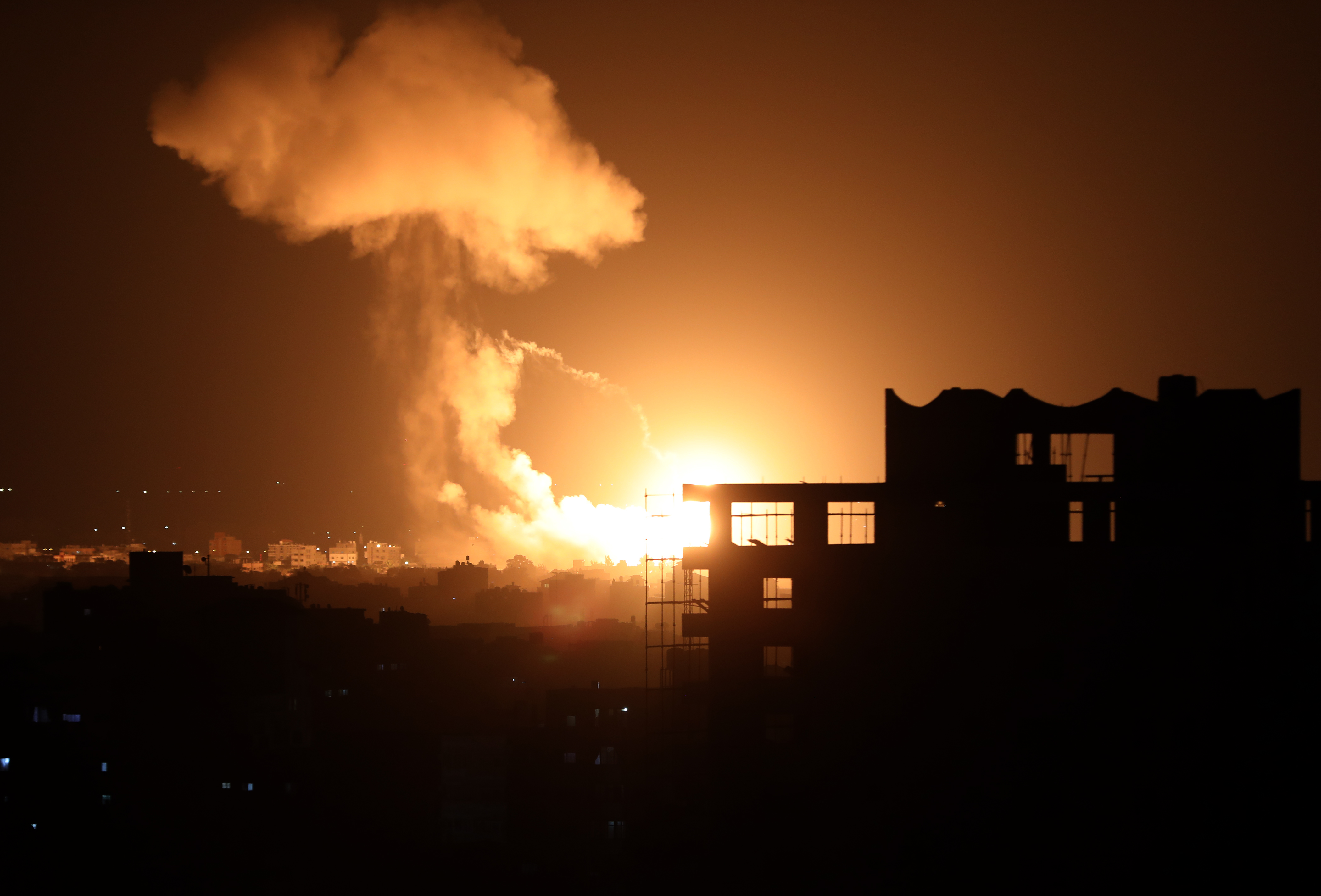 Palestine: Israeli forces wound 8 Palestinians in W Bank, bombs Gaza for 7th day