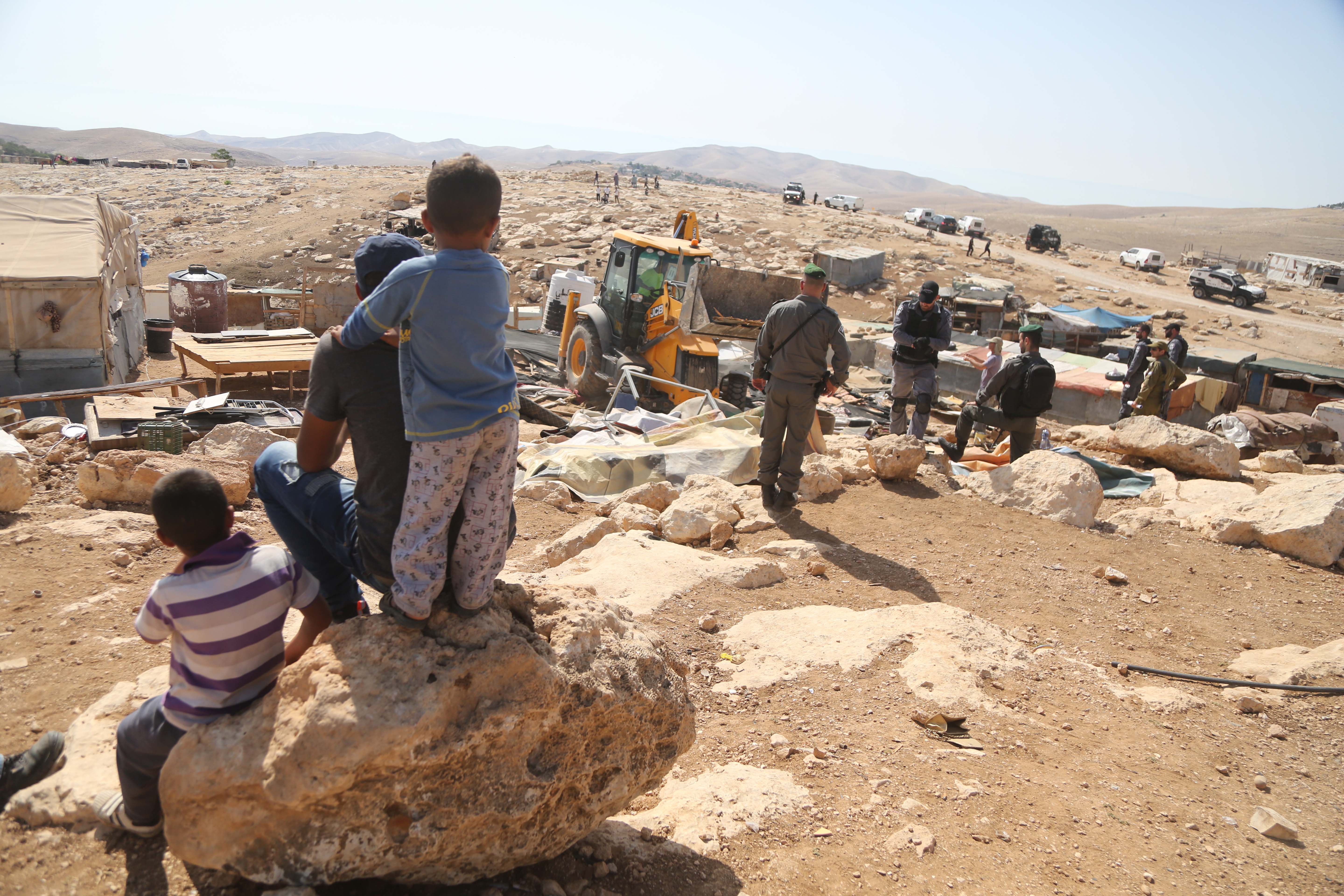Palestine: Jerusalem Palestinian family forced to demolish house
