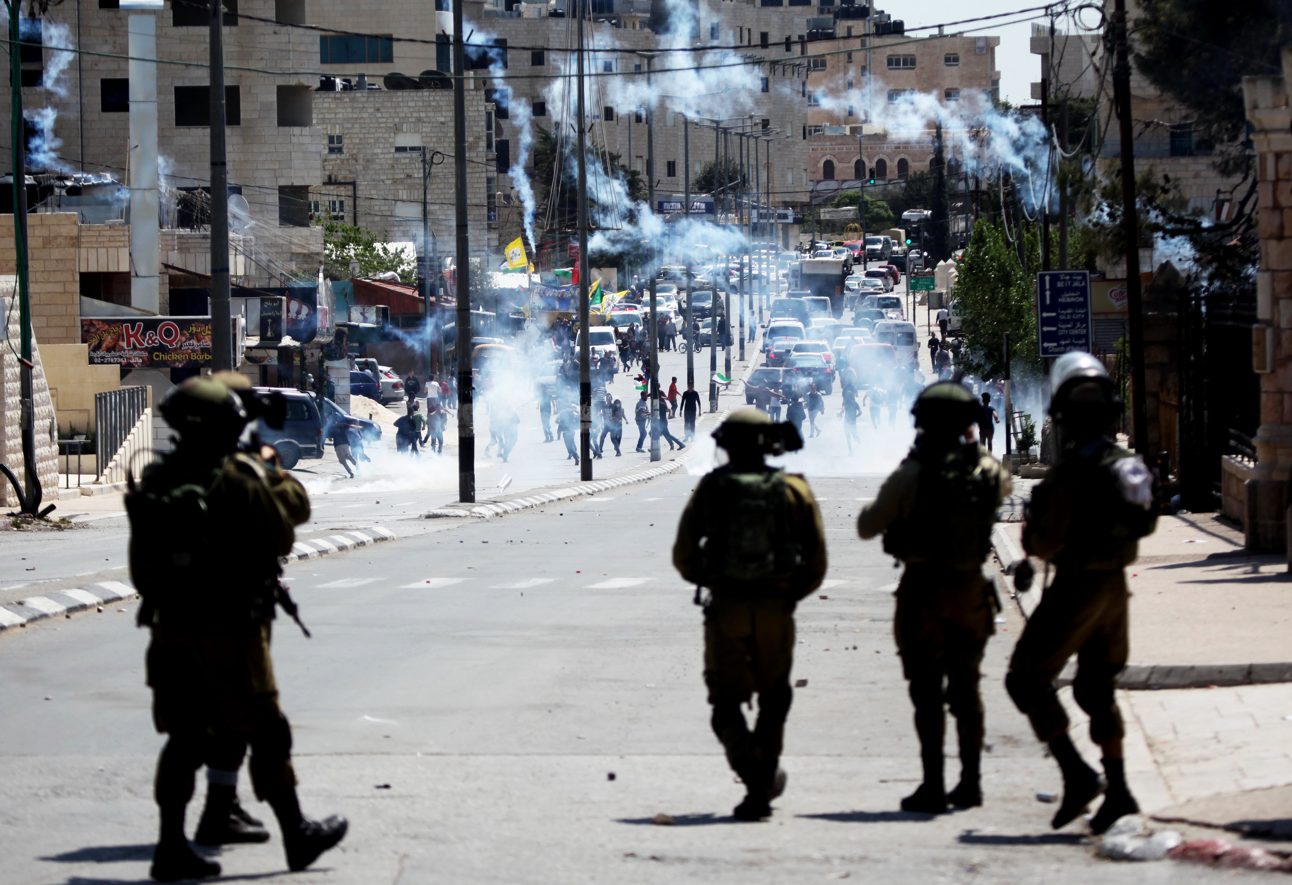 Palestine: Palestinian prisoners in Israel launch hunger strike