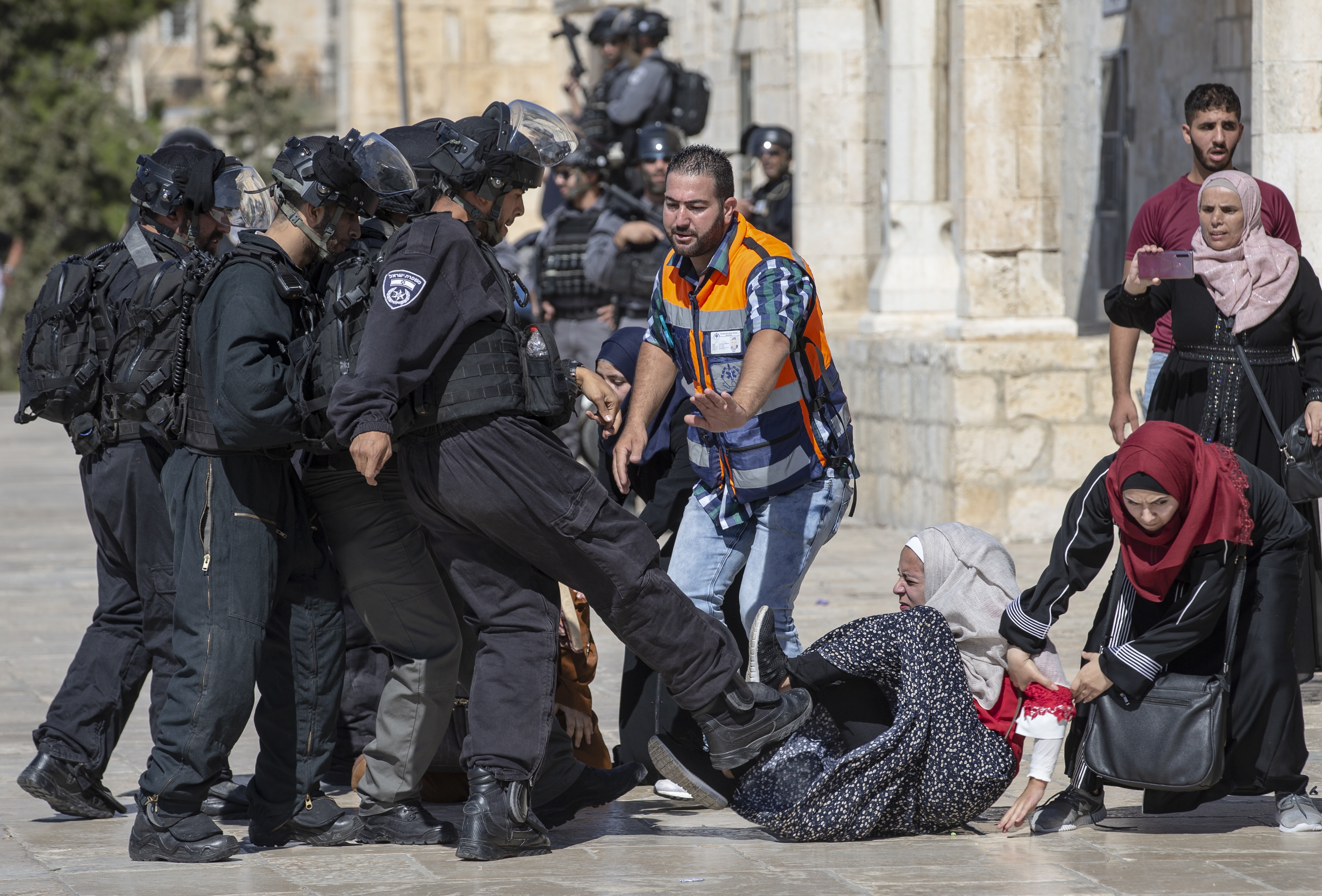 Palestine: Fires still engulfing Al-Aqsa Mosque