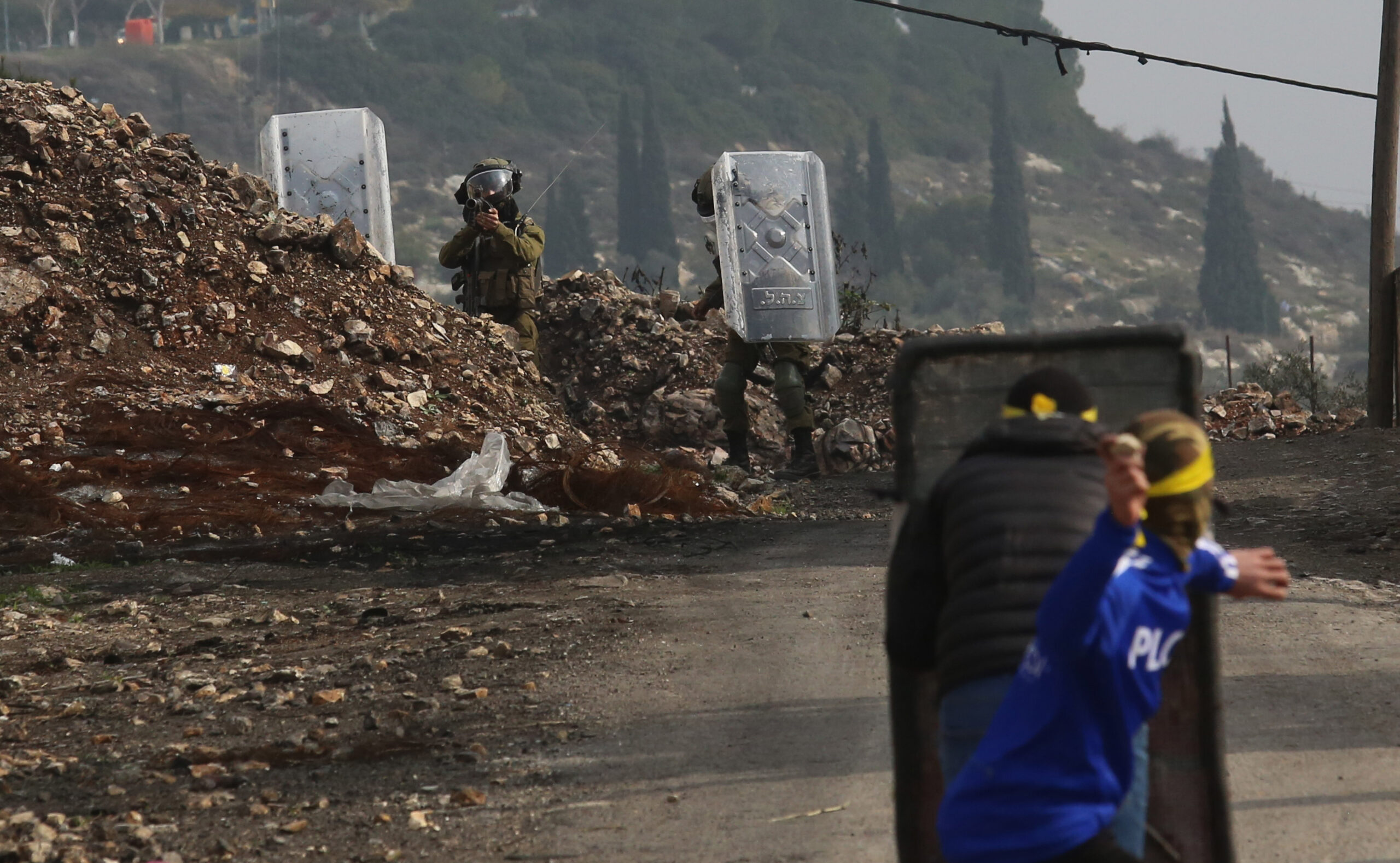 Palestine: Israeli settlers burn Palestinian vehicles in West Bank attacks