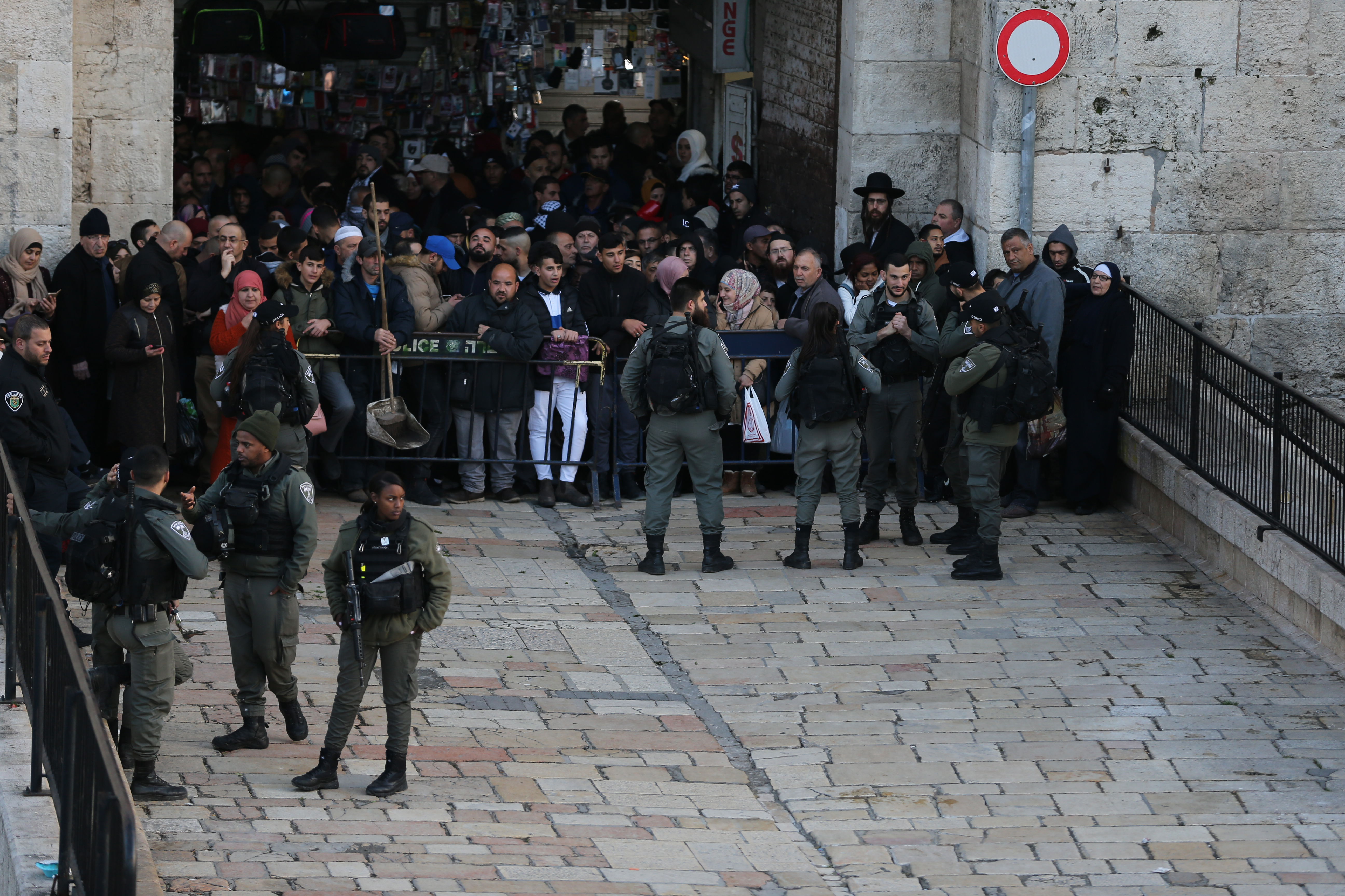 Palestine: Israeli police injure 10, detain 3 at Al-Aqsa Mosque