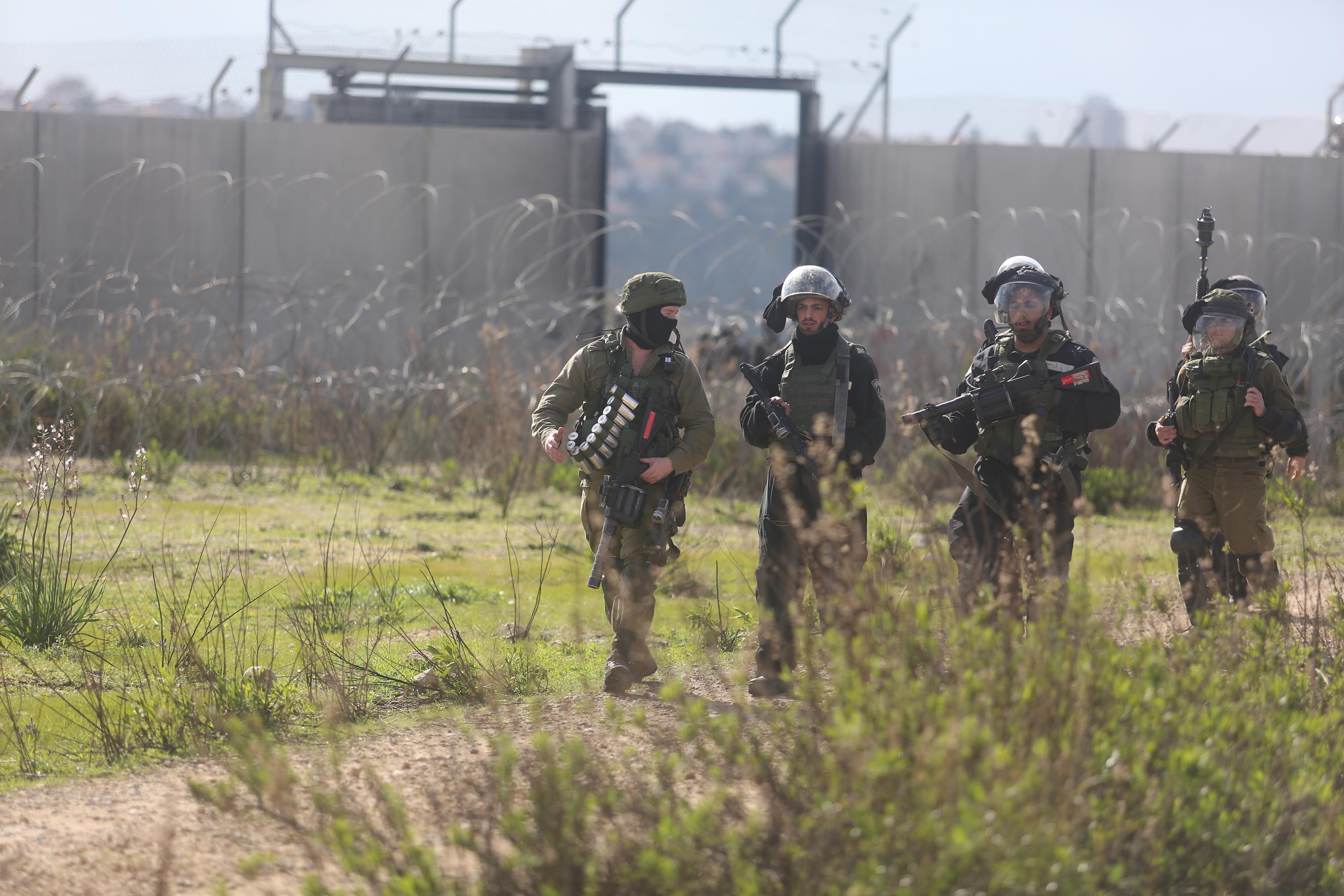 Palestine: Israel rounds up 22 Palestinians in W Bank raids