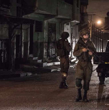 Palestine: Israeli police shoot Al-Aqsa Mosque imam after prayer