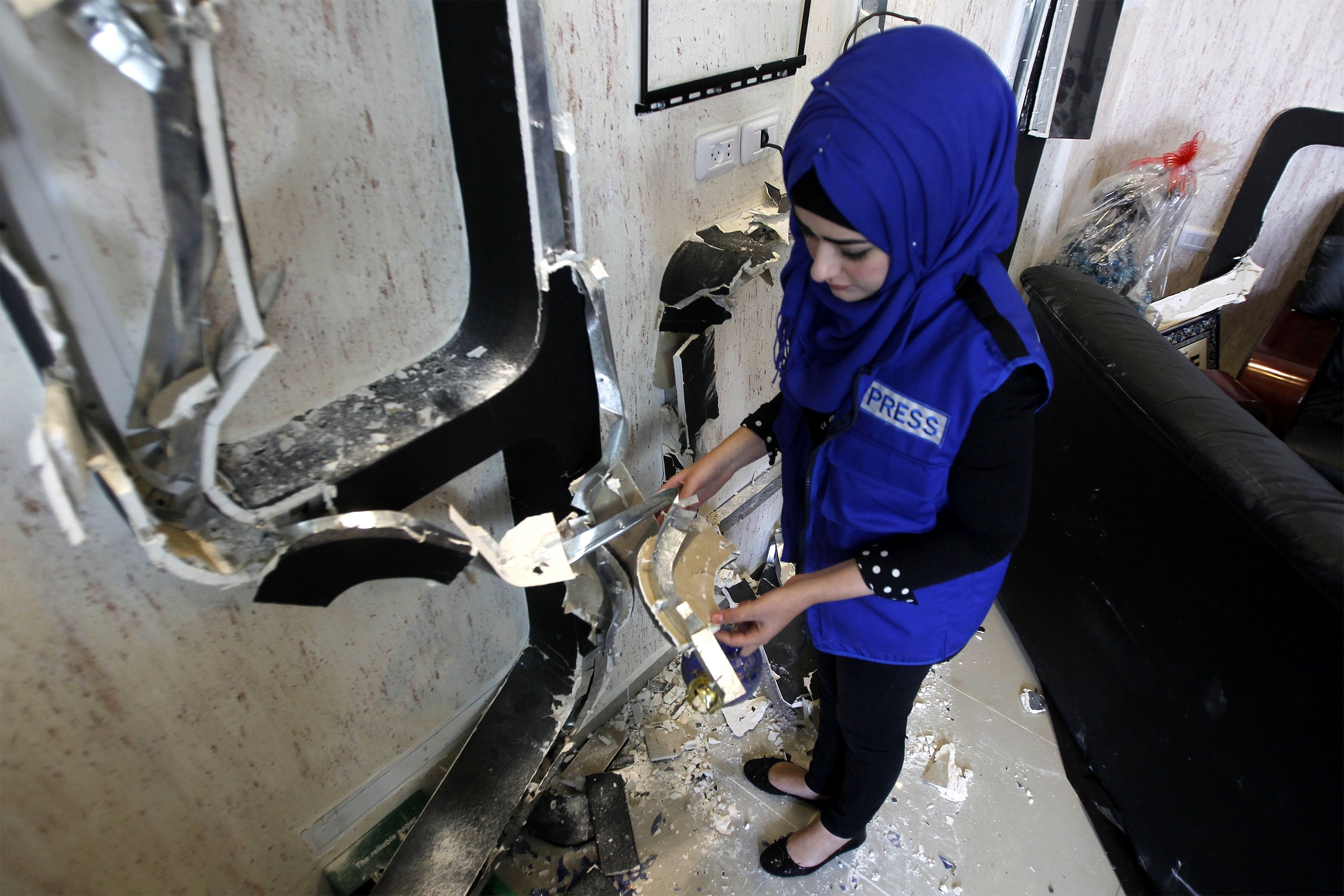 Palestine: 74 Palestinians killed, 2355 injured since Oct 1