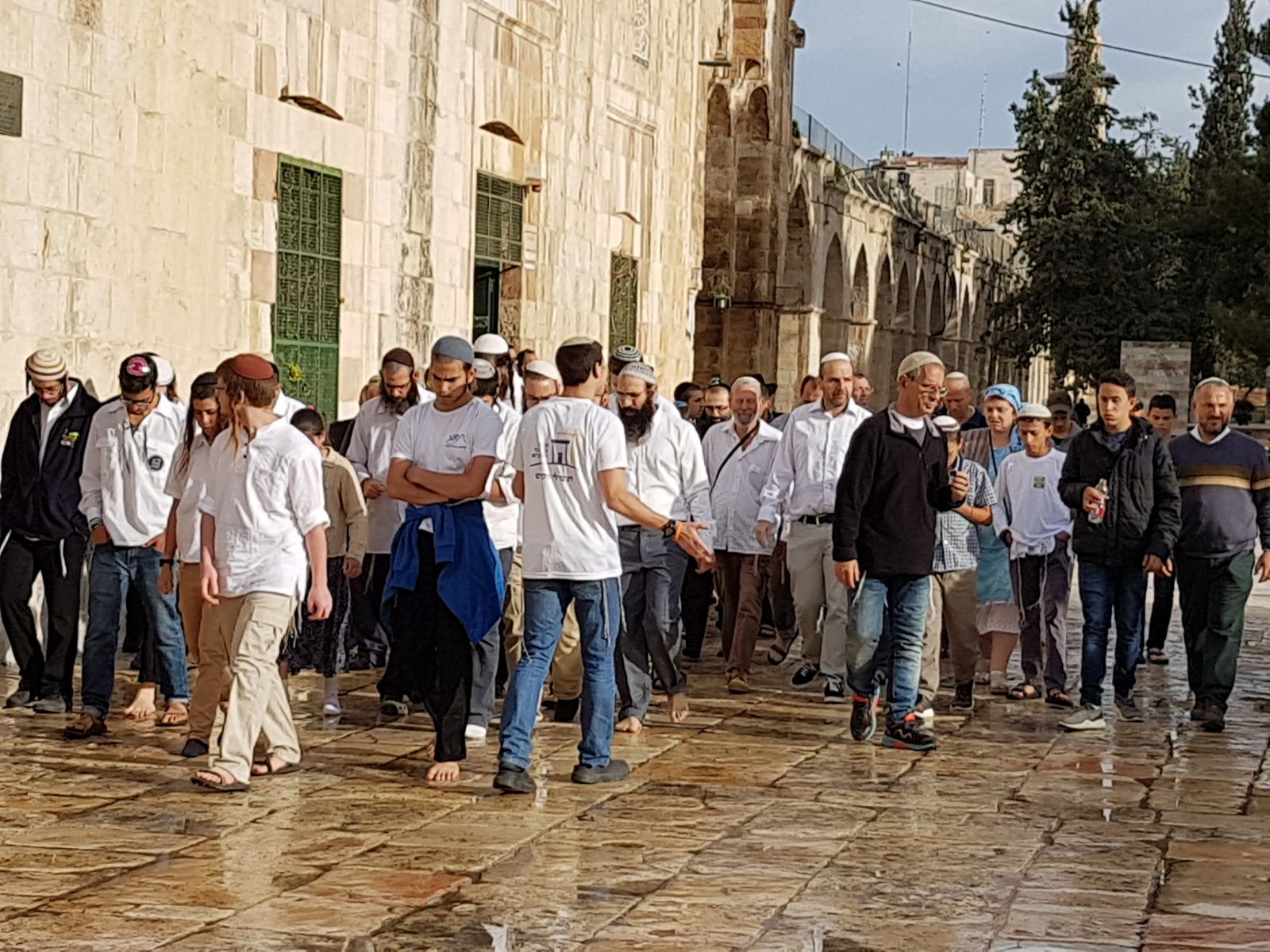 Palestine: Over 500 Israeli settlers storm Al-Aqsa Mosque compound in Jerusalem