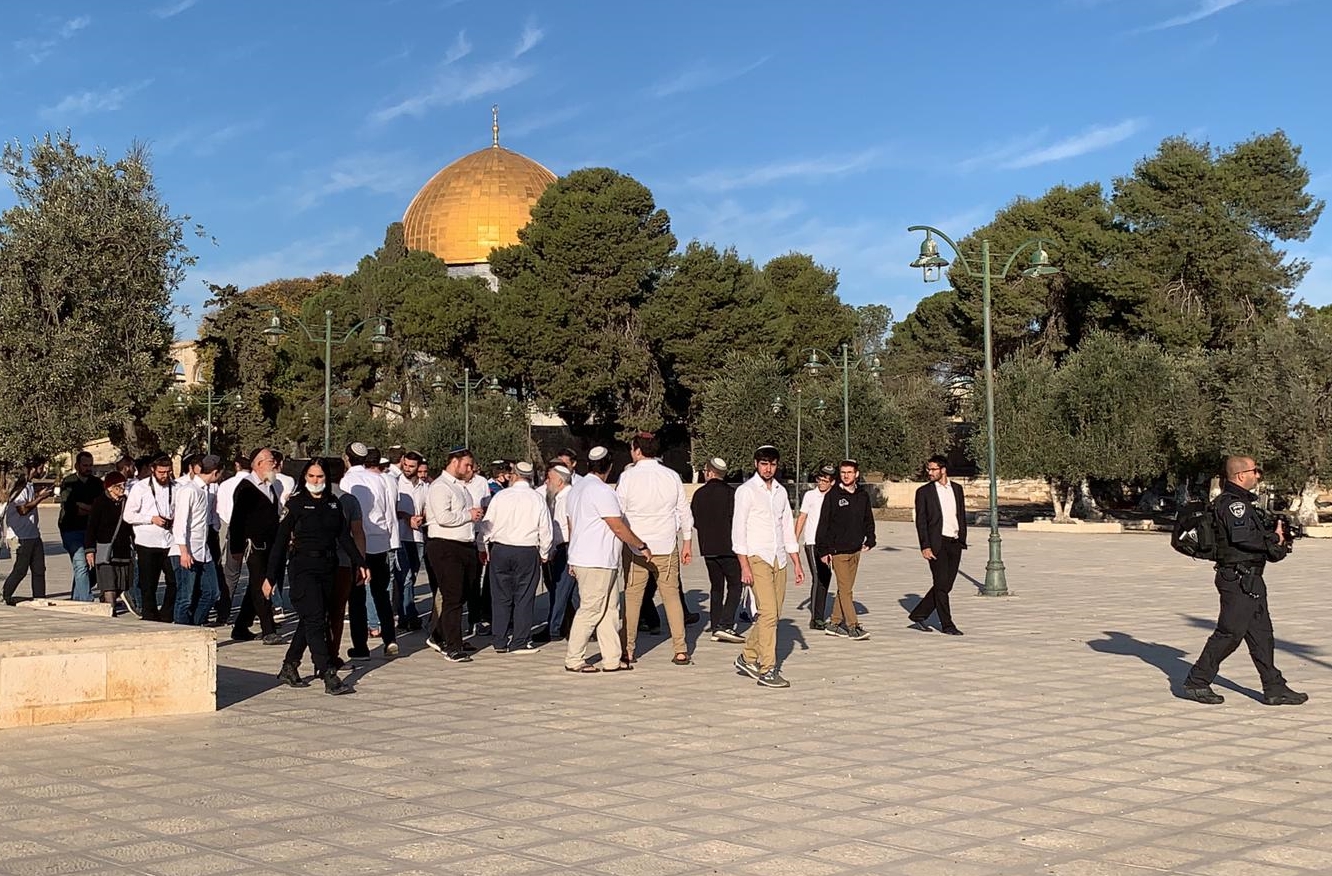 Palestine: Scores of Jews storm Al-Aqsa complex in Jerusalem