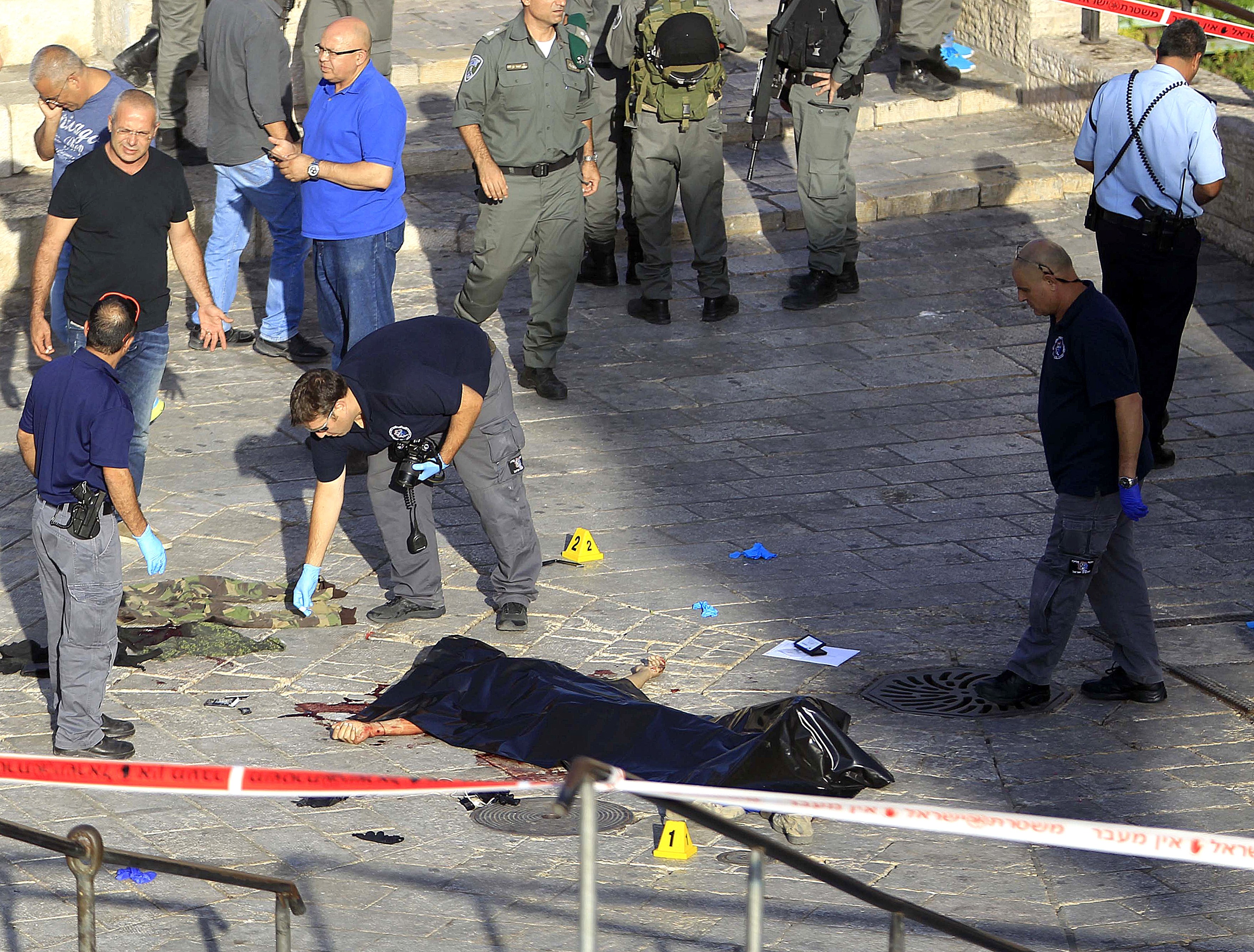Palestine: Israeli forces kill two Palestinians in Jerusalem