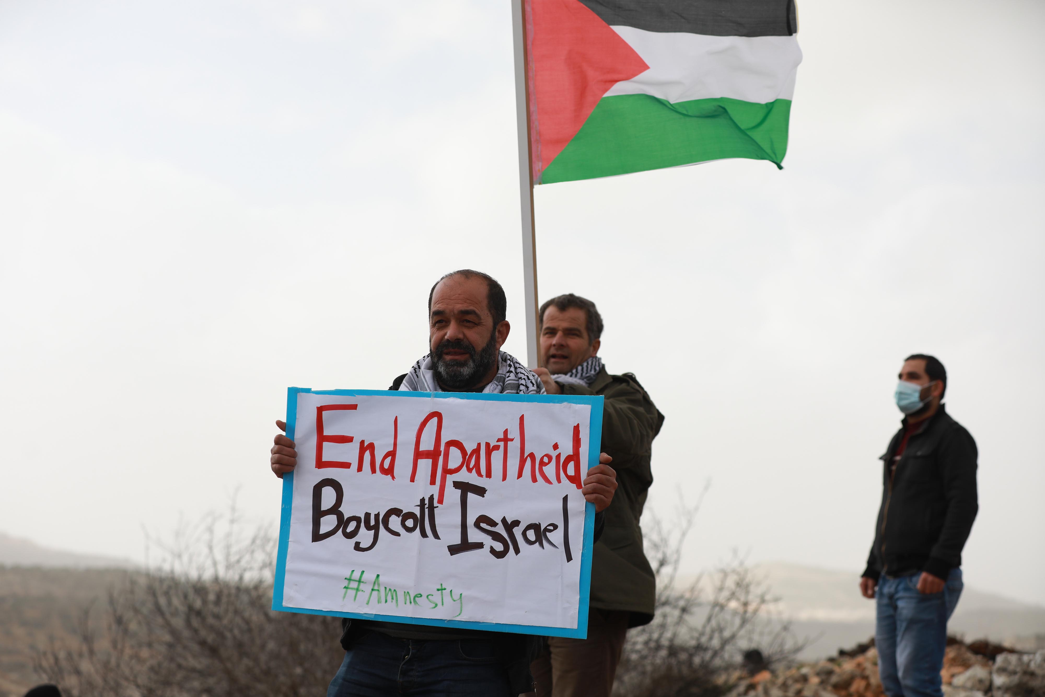 Israelis using underhanded ways to expand settlement activity in West Bank