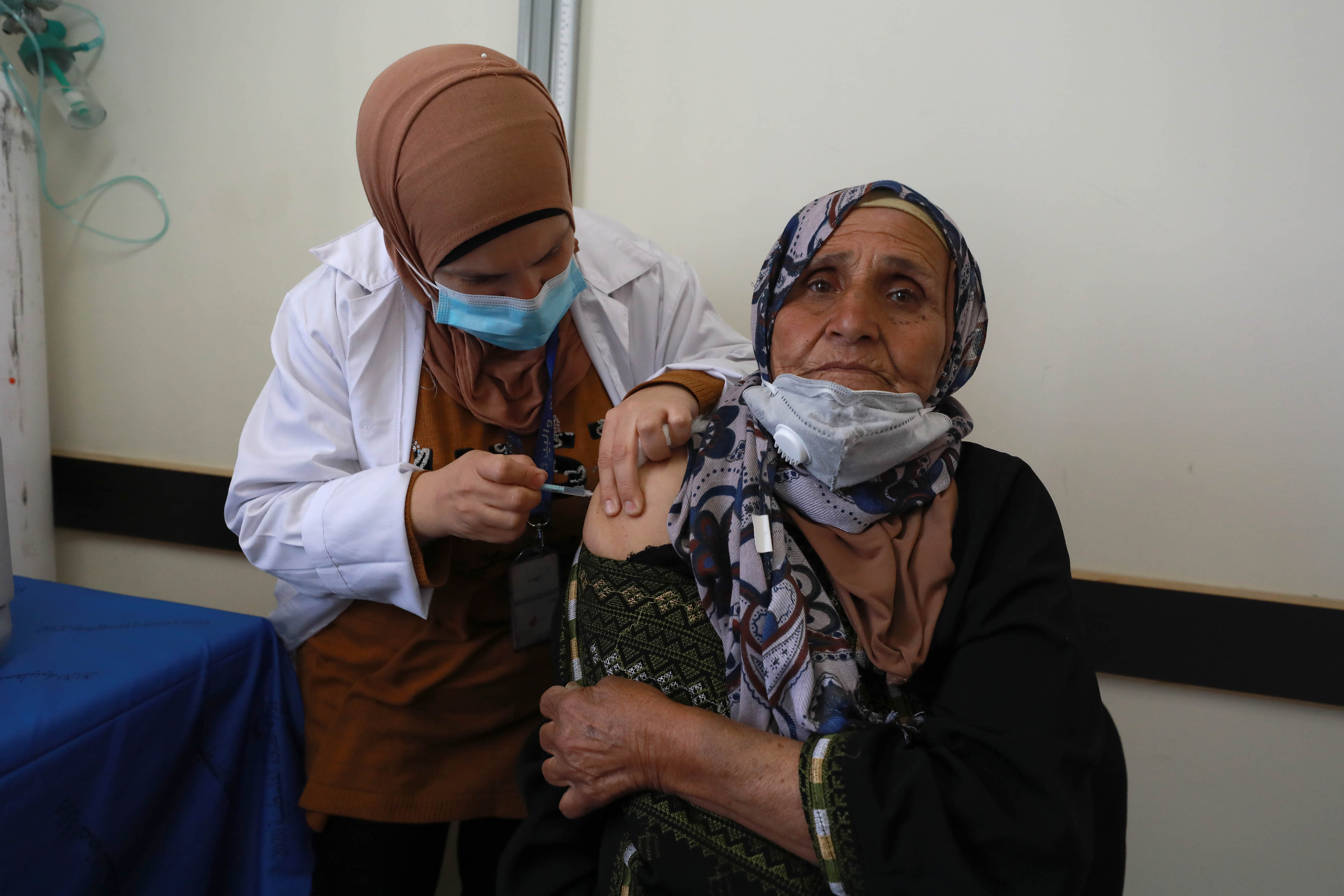 Palestinian govt cancels expired COVID-19 vaccine deal with Israel