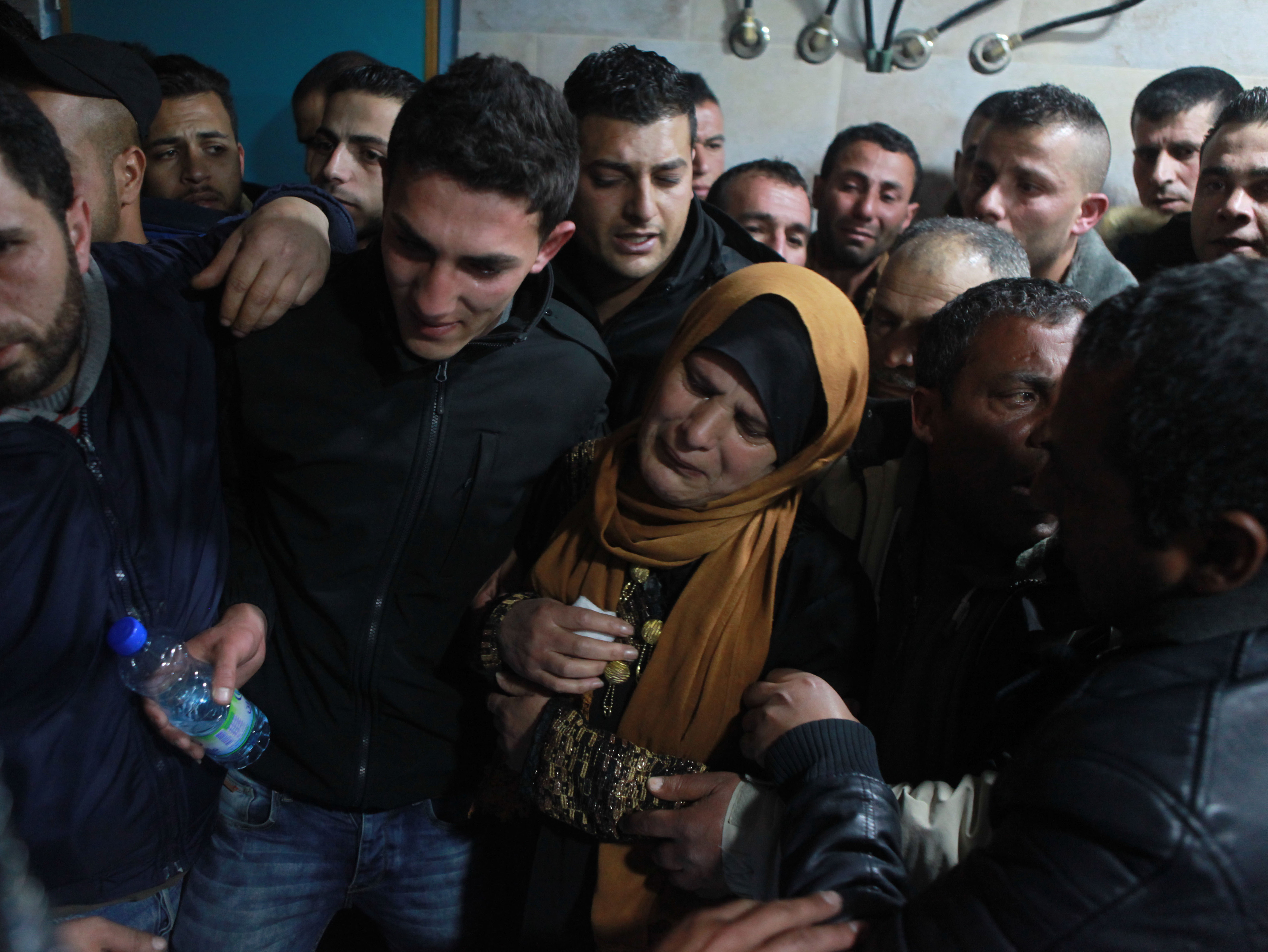 Palestine: Palestinian shot dead near Hebron, West Bank