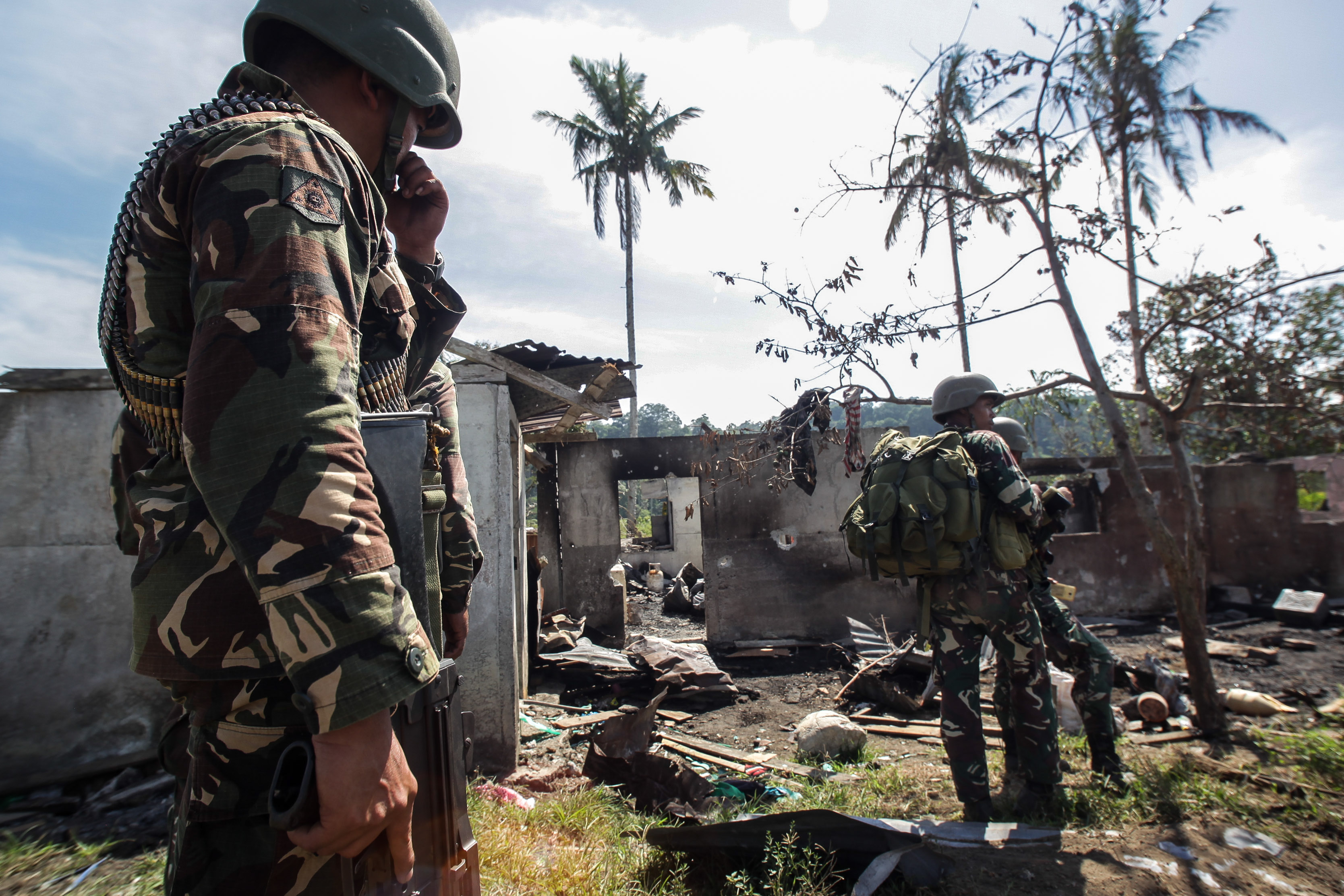 Philippines: Gunman fires on extremism conference