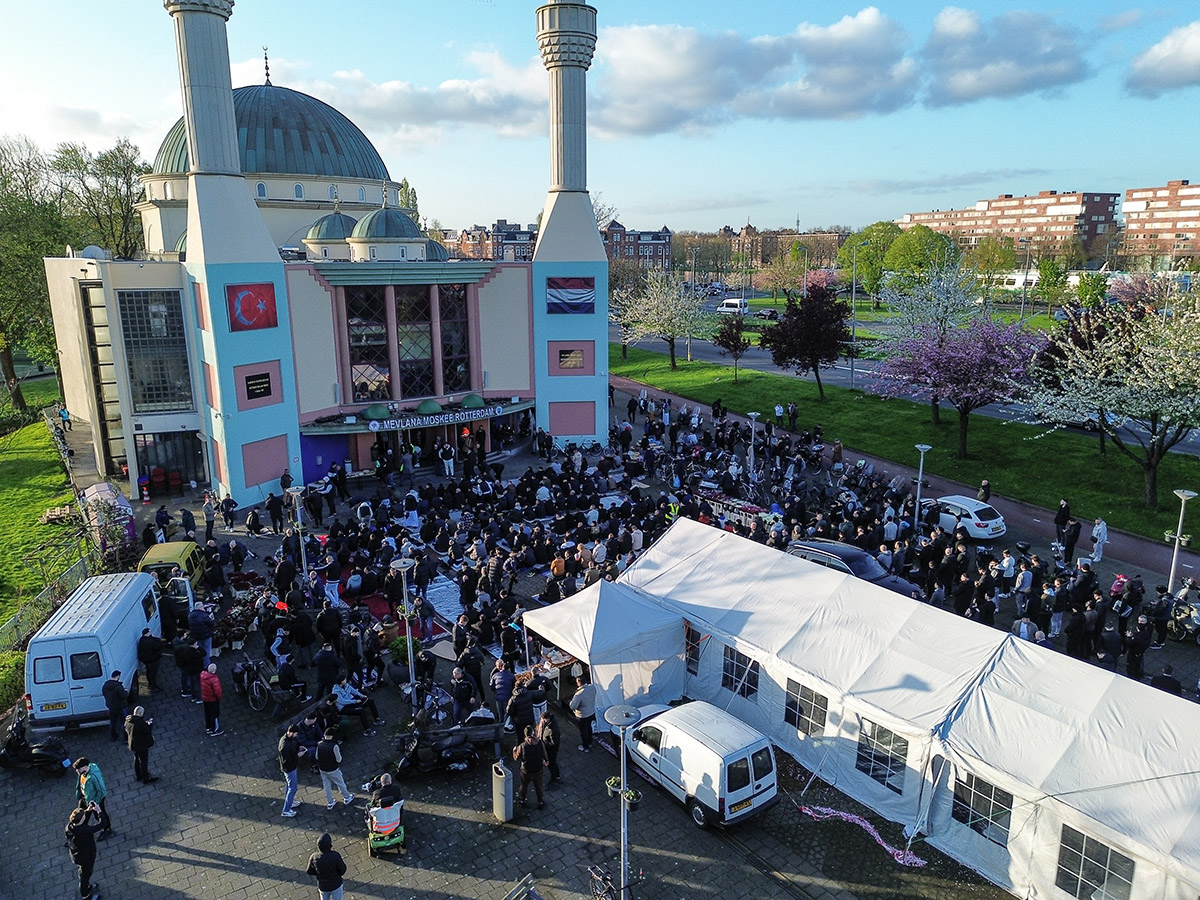 Rotterdam mosque vandalised in late-night attack as police investigate
