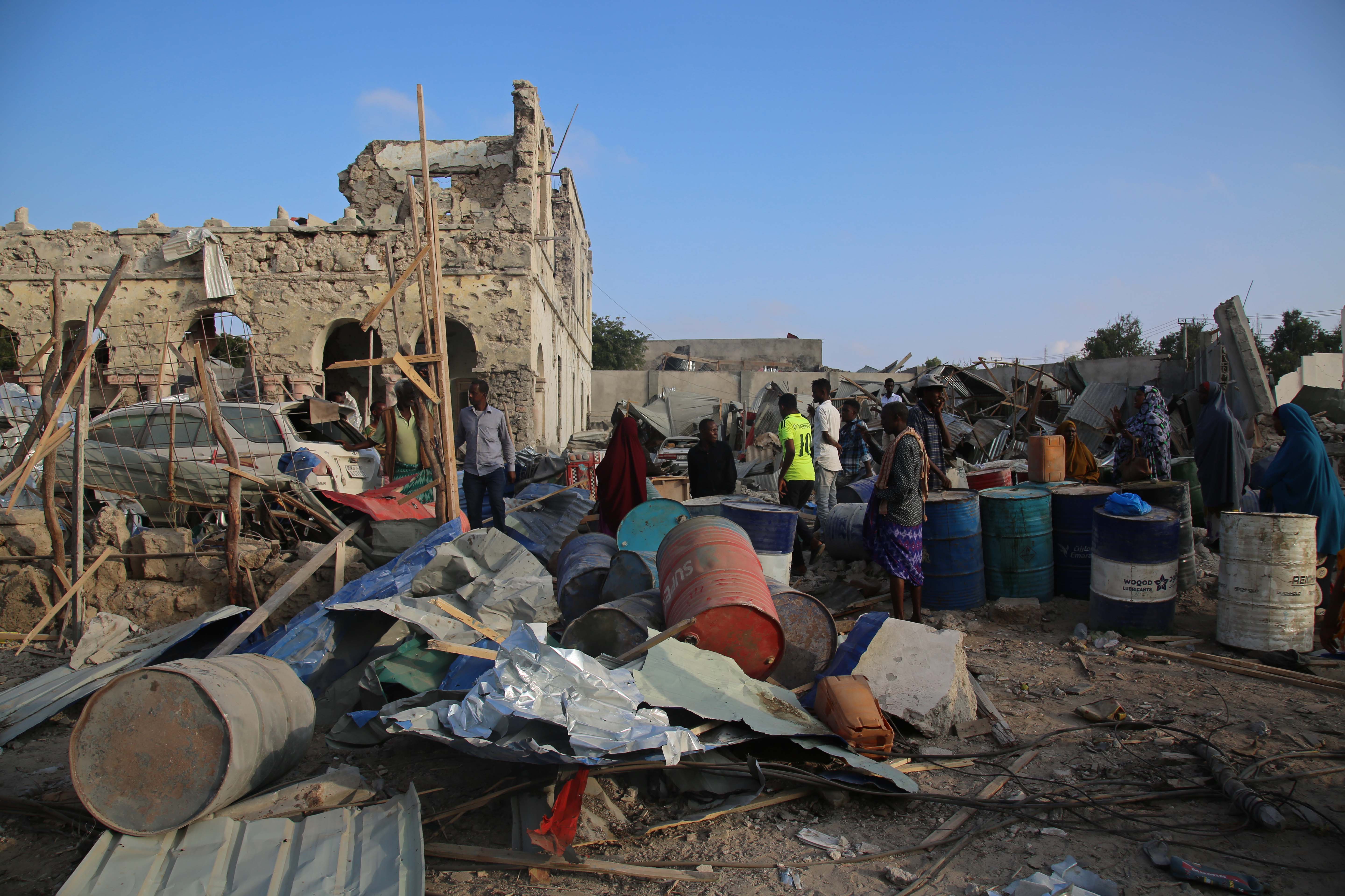 Somalia: Suicide and mortar attacks outside & inside Mogadishu kill 6 civilians