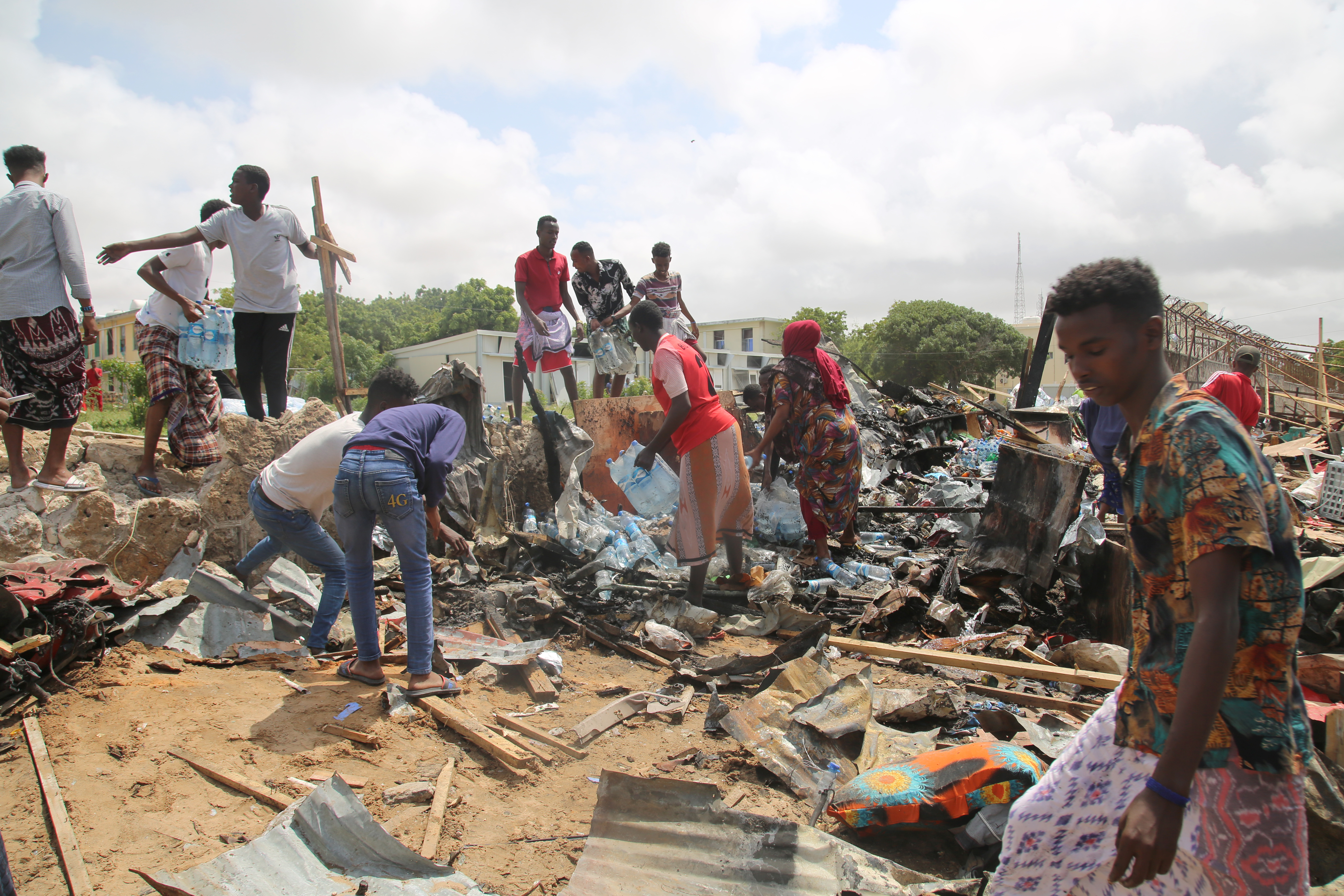 Somalia: Suicide attack by al-Shabaab kills 11 in Mogadishu