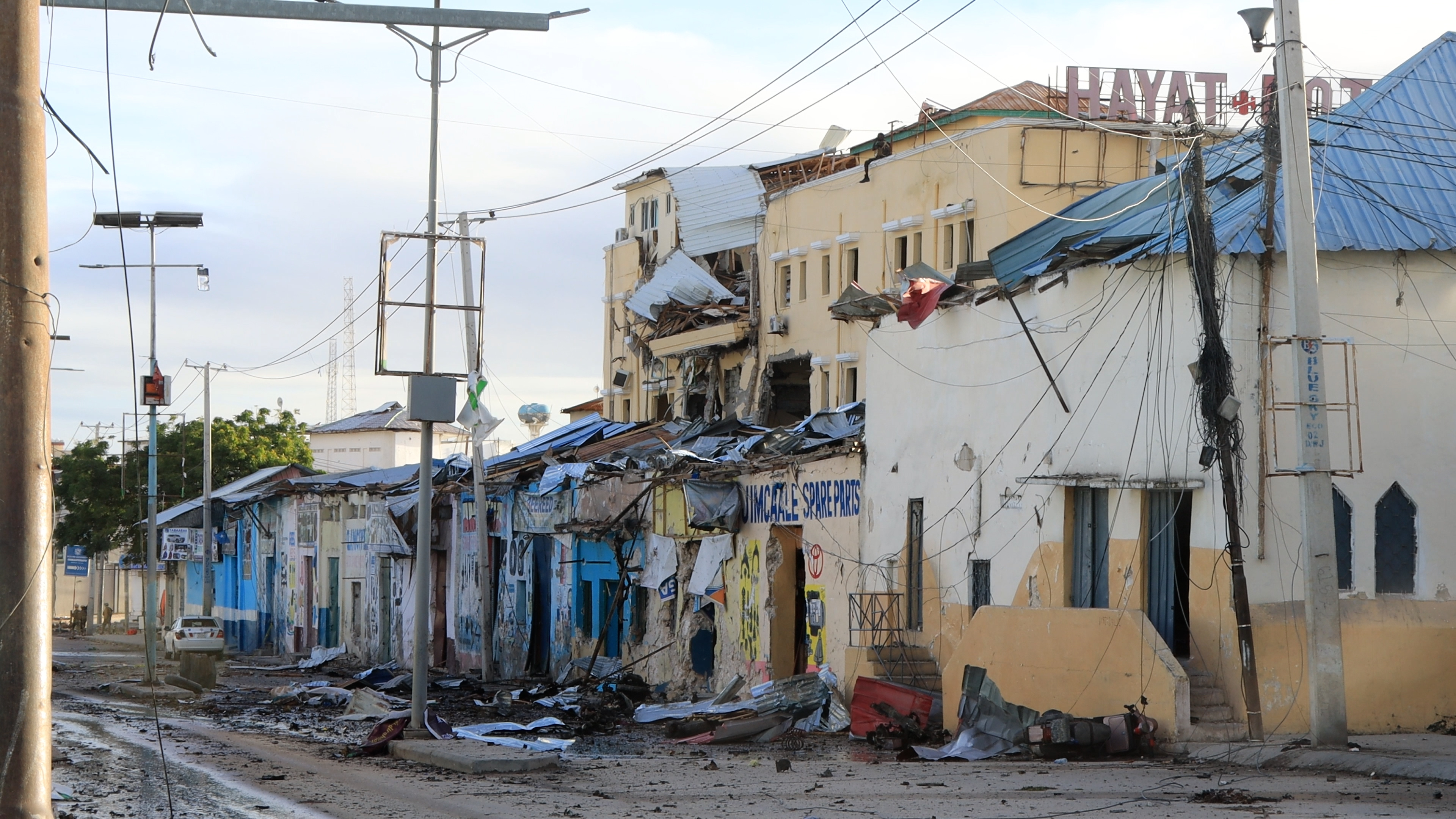 Somalia: 20 people, including civilians & soldiers, were killed in Mogadishu