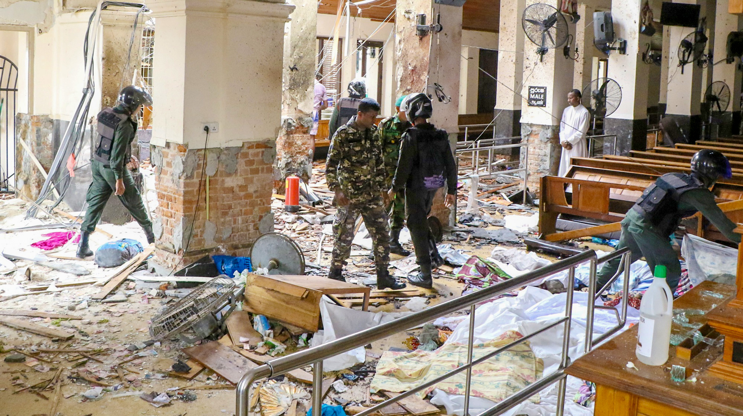 Sri Lanka: 138 killed, 400 injured in church and hotel bombings