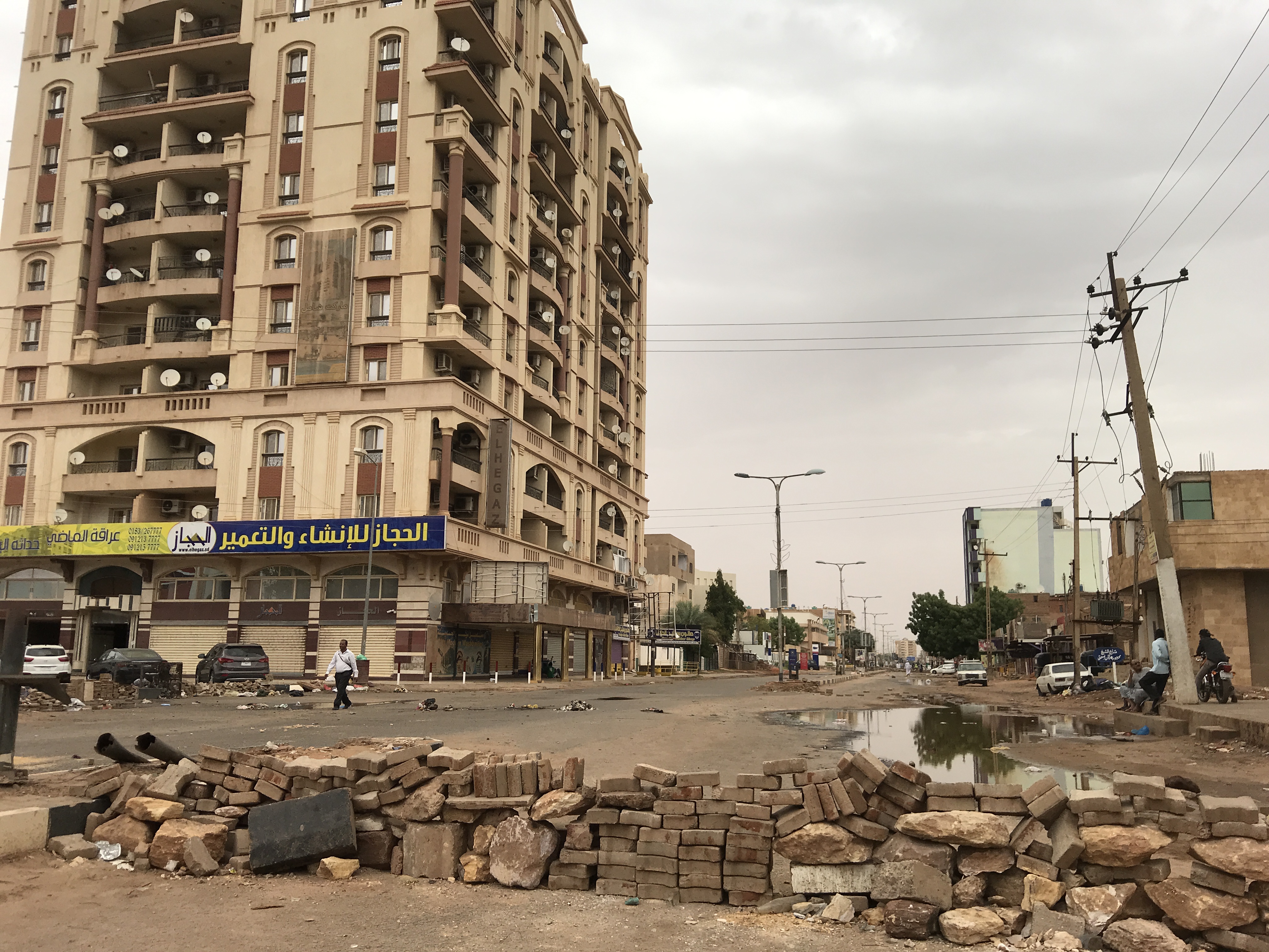 Sudan: African Union suspends Sudan as death toll rises to 113