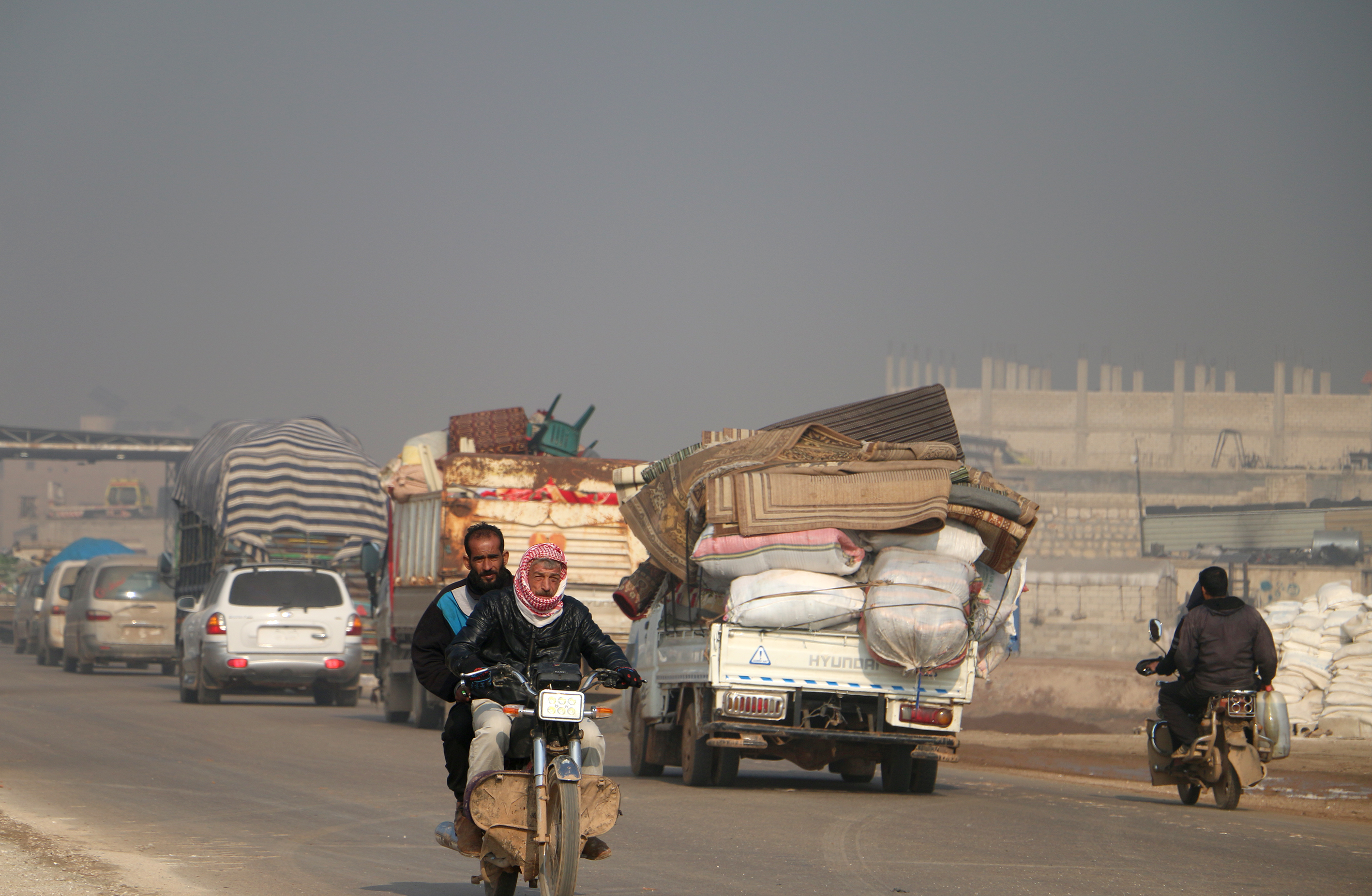 80,000 Syrian migrants marching to Turkey